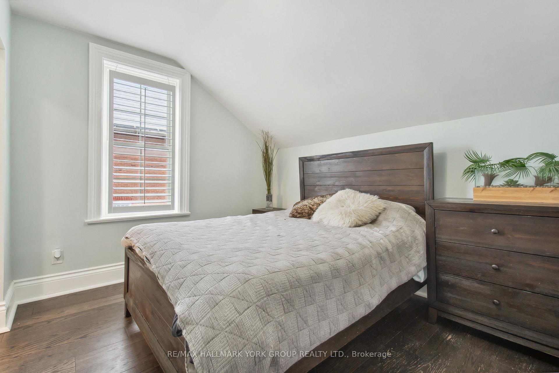 Photo 22 of 501 Simcoe Street, Brock, Beaverton — HOMEH