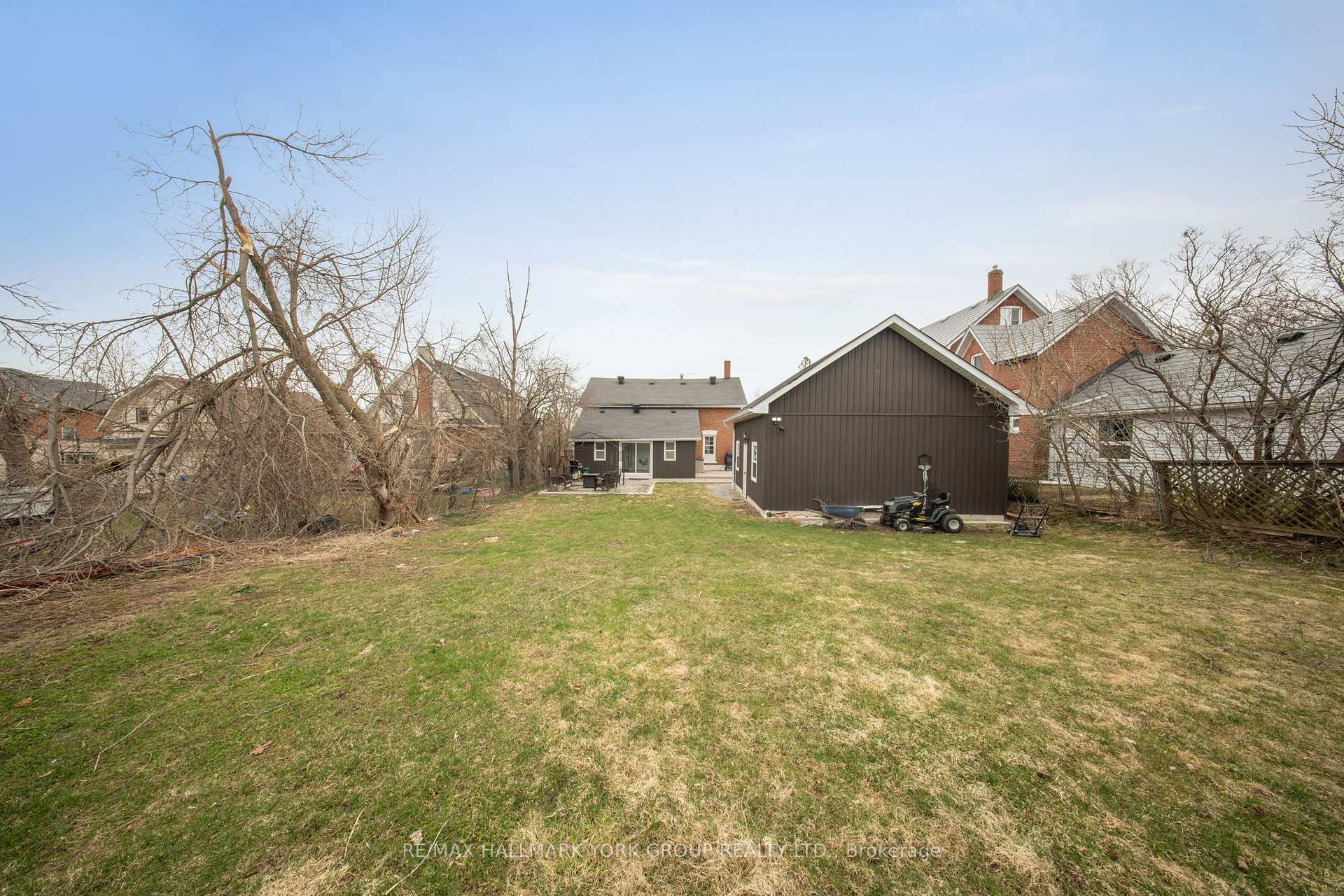 Photo 36 of 501 Simcoe Street, Brock, Beaverton — HOMEH