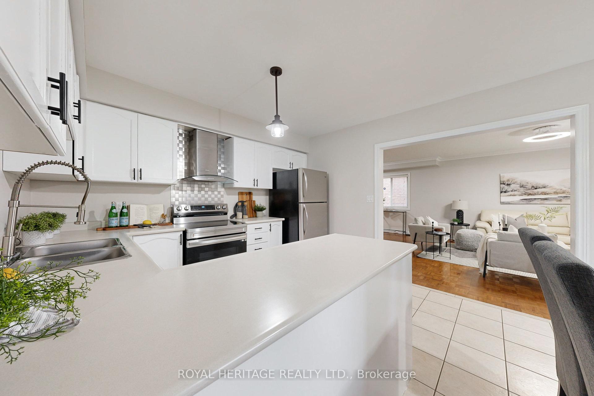 Photo 9 of 154 Queen Isabella Crescent, Vaughan, Vellore Village — HOMEH
