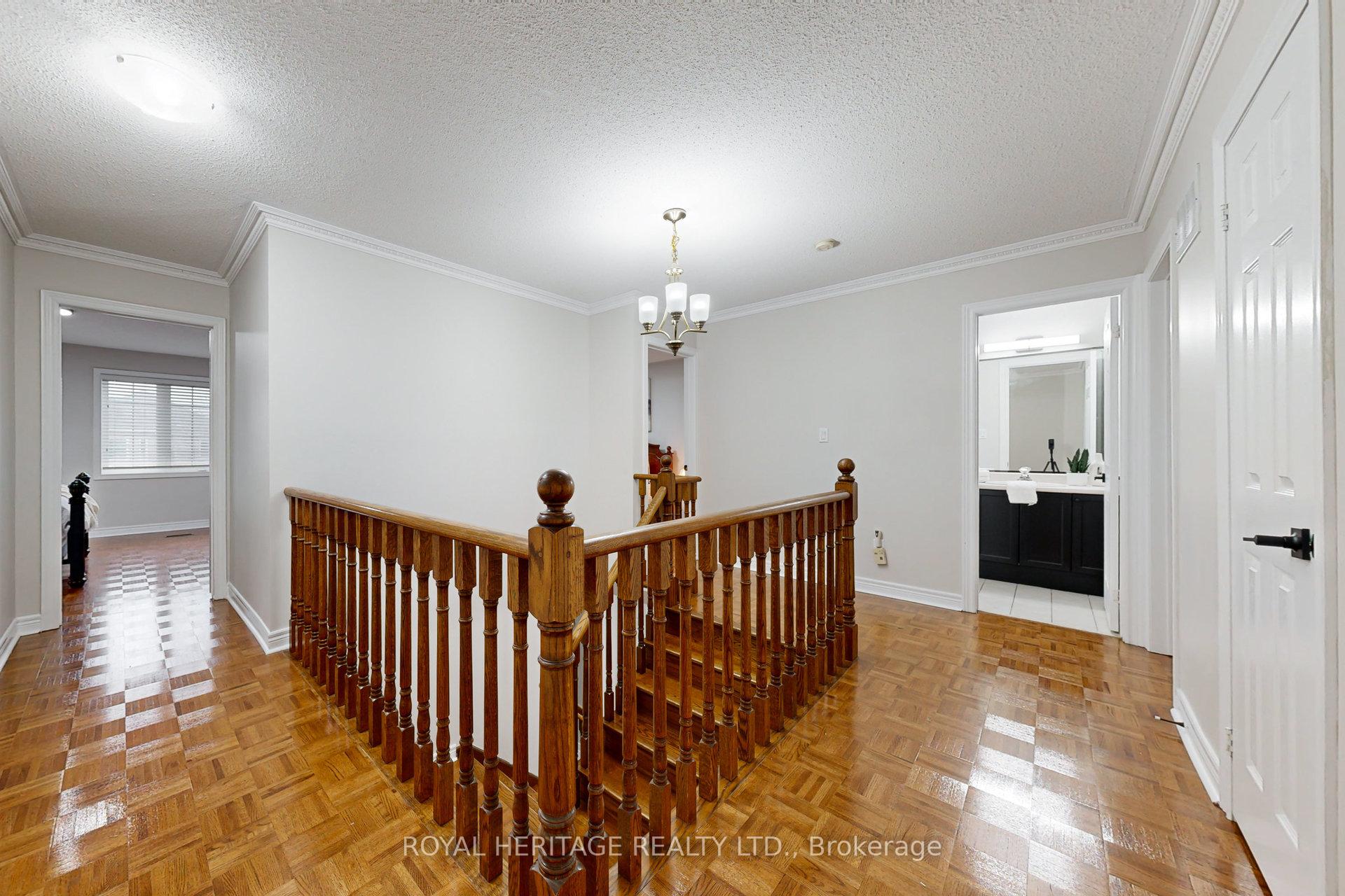 Photo 11 of 154 Queen Isabella Crescent, Vaughan, Vellore Village — HOMEH