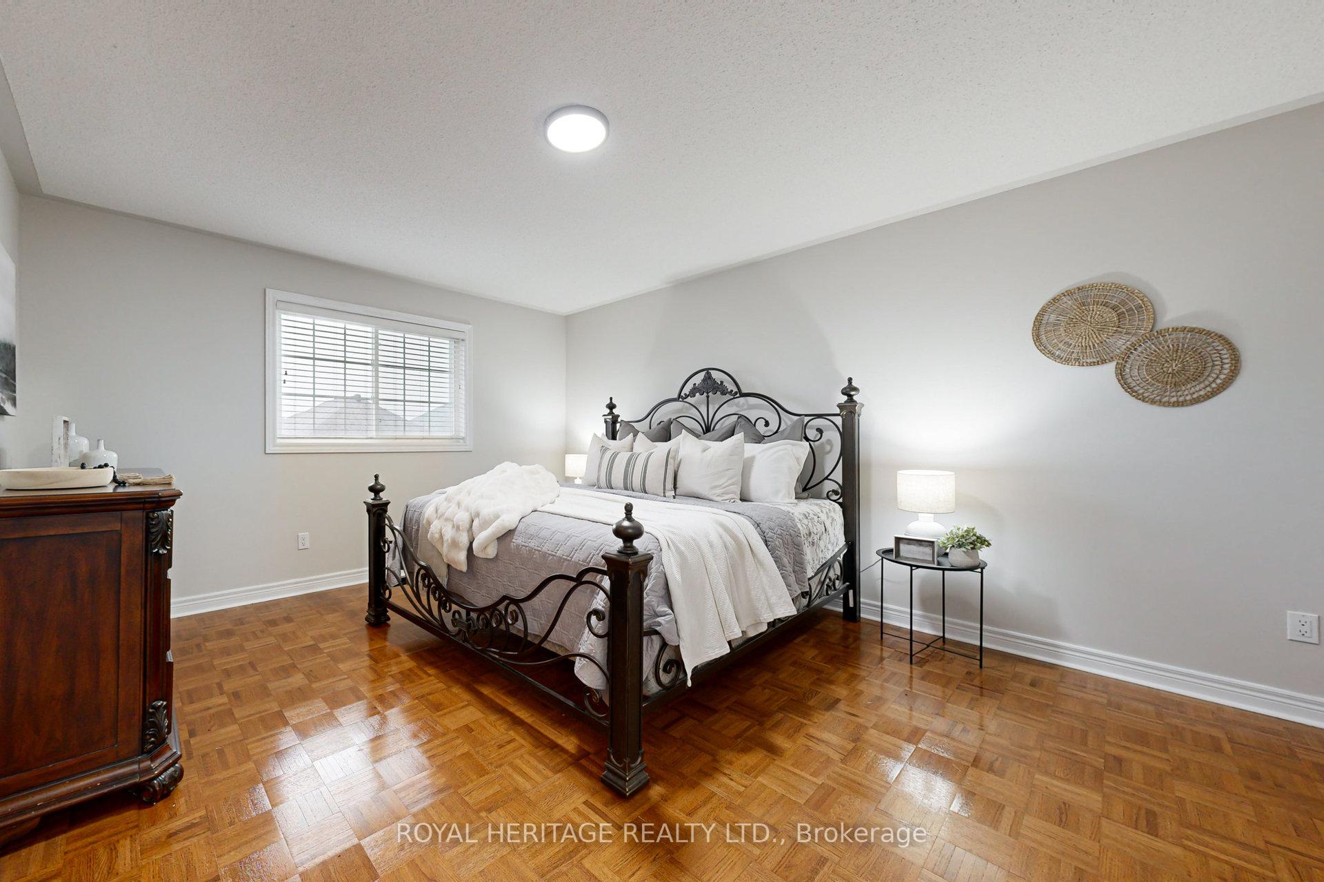 Photo 12 of 154 Queen Isabella Crescent, Vaughan, Vellore Village — HOMEH