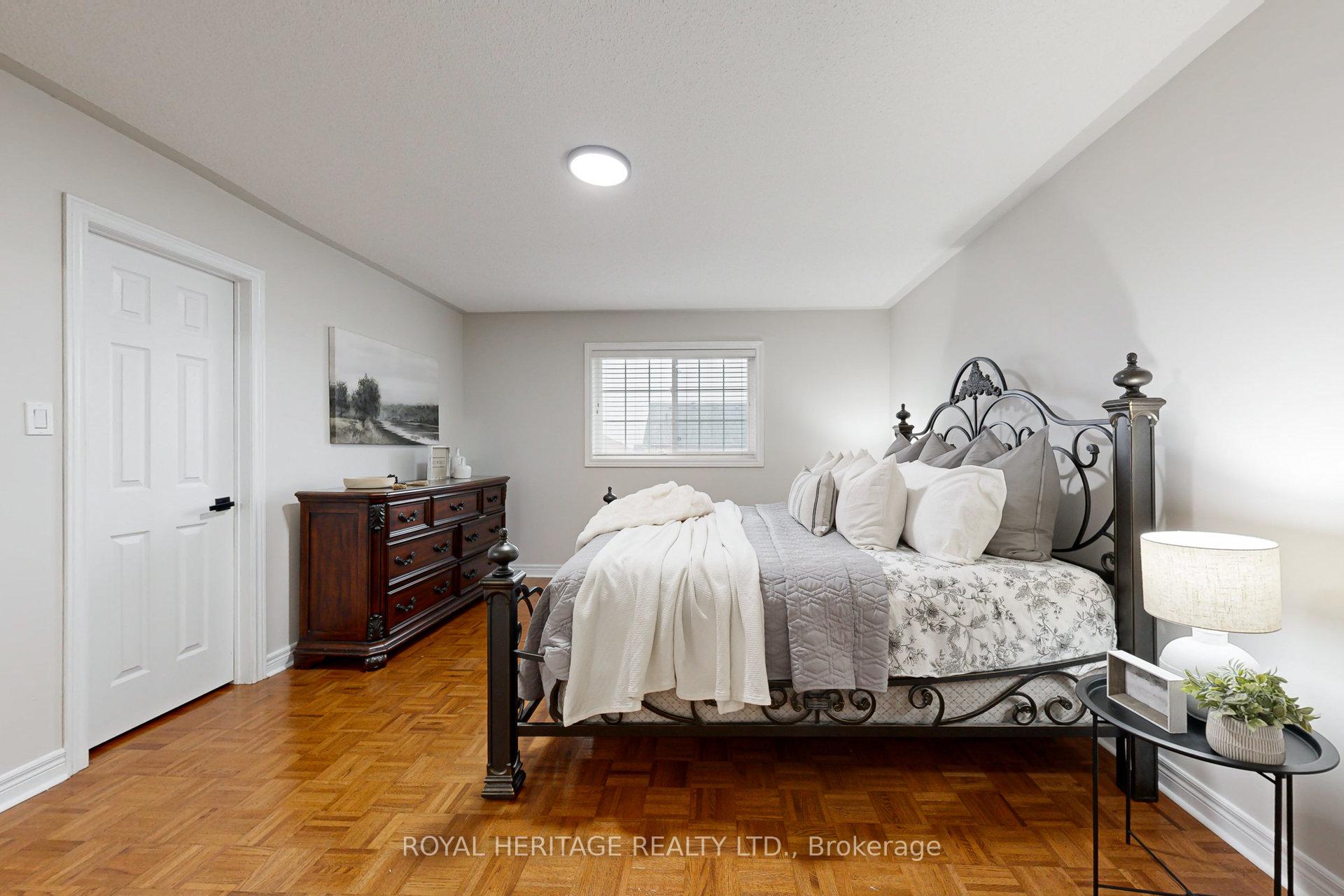 Photo 13 of 154 Queen Isabella Crescent, Vaughan, Vellore Village — HOMEH