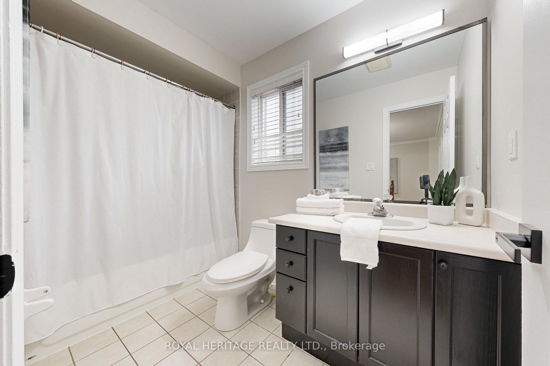 Photo 18 of 154 Queen Isabella Crescent, Vaughan, Vellore Village — HOMEH