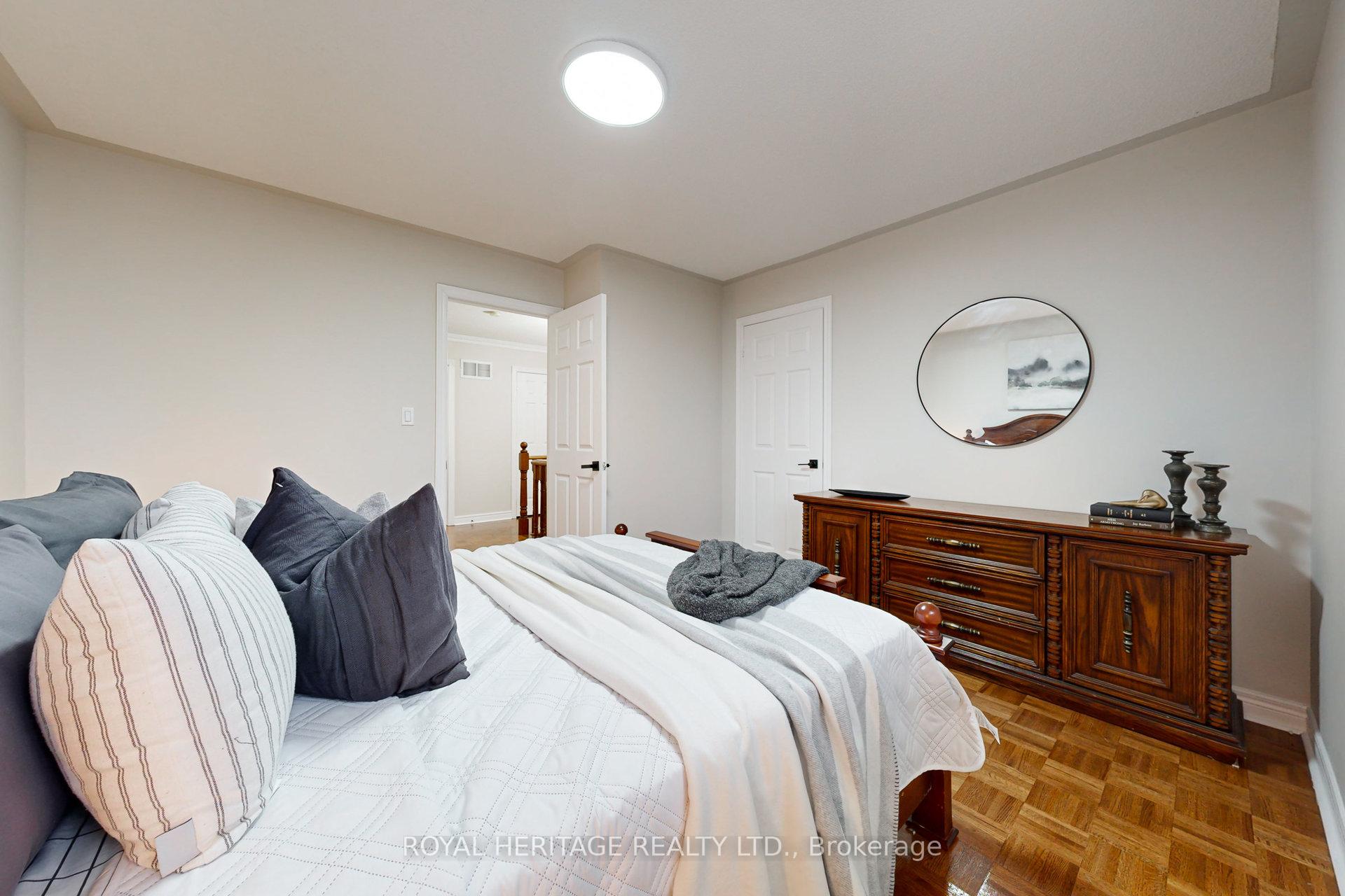 Photo 19 of 154 Queen Isabella Crescent, Vaughan, Vellore Village — HOMEH