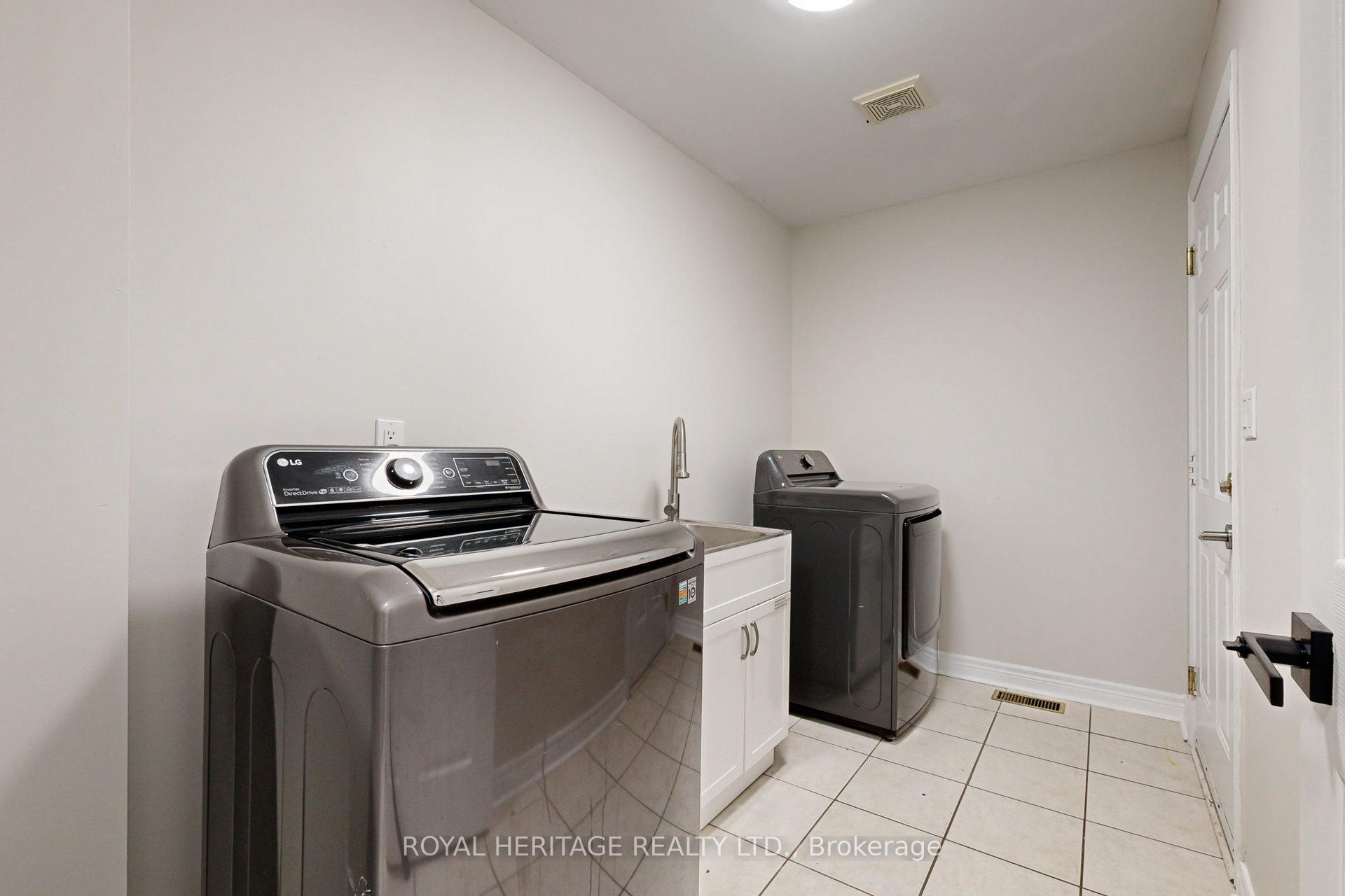 Photo 21 of 154 Queen Isabella Crescent, Vaughan, Vellore Village — HOMEH