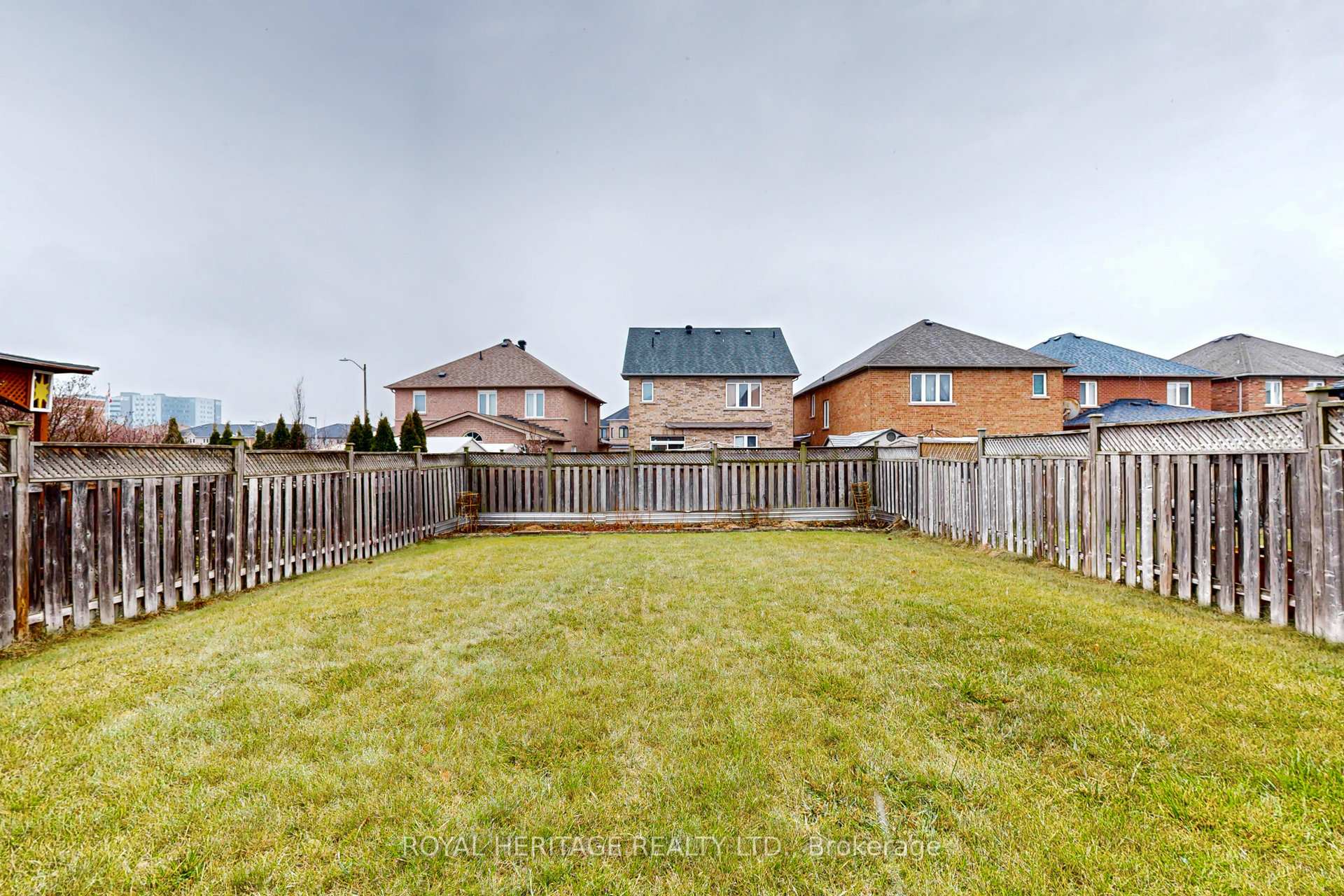 Photo 26 of 154 Queen Isabella Crescent, Vaughan, Vellore Village — HOMEH