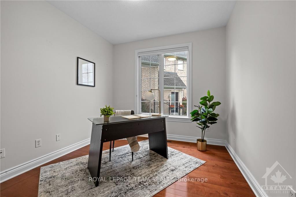 Photo 4 of 33 Silverthorn Court, Ottawa, Barrhaven - Stonebridge — HOMEH