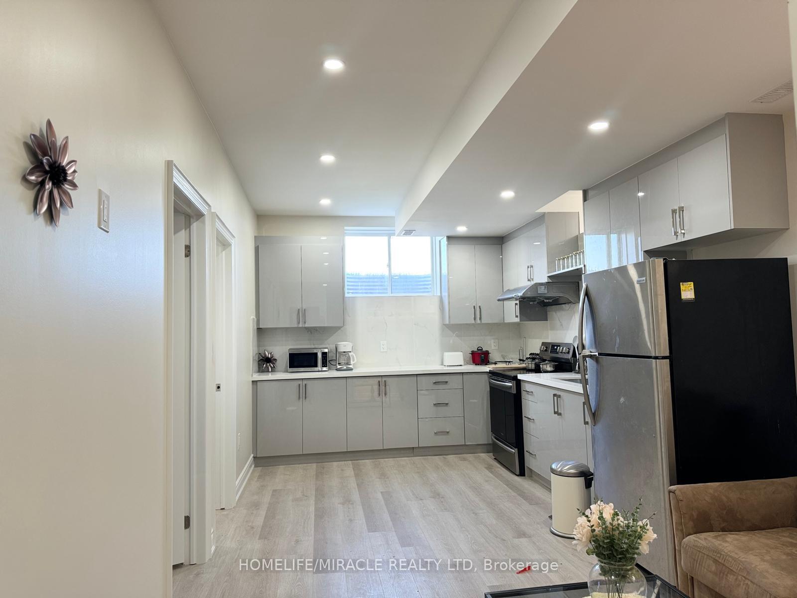 Photo 1 of 84 Bermondsey Way, Brampton, Bram West — HOMEH