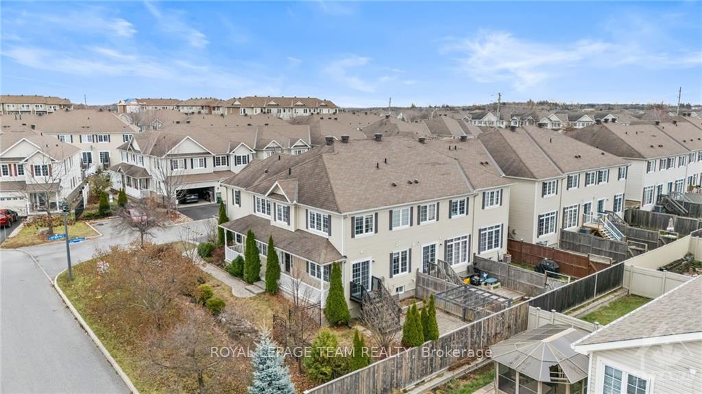 Photo 3 of 100 Urbancrest, Ottawa, Barrhaven - Stonebridge — HOMEH