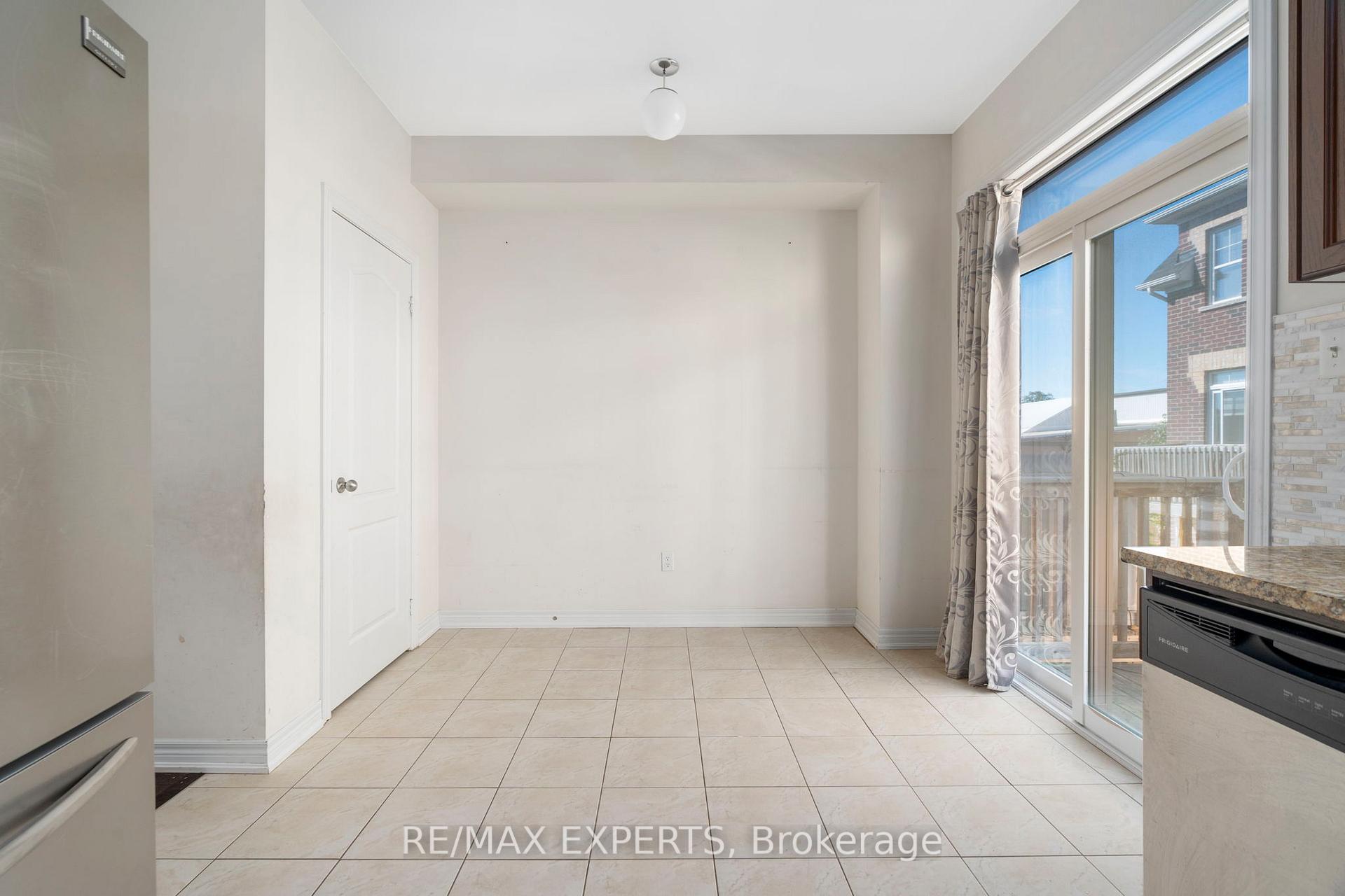 Photo 16 of Unit 16, 10 Porter Avenue W, Vaughan, West Woodbridge — HOMEH