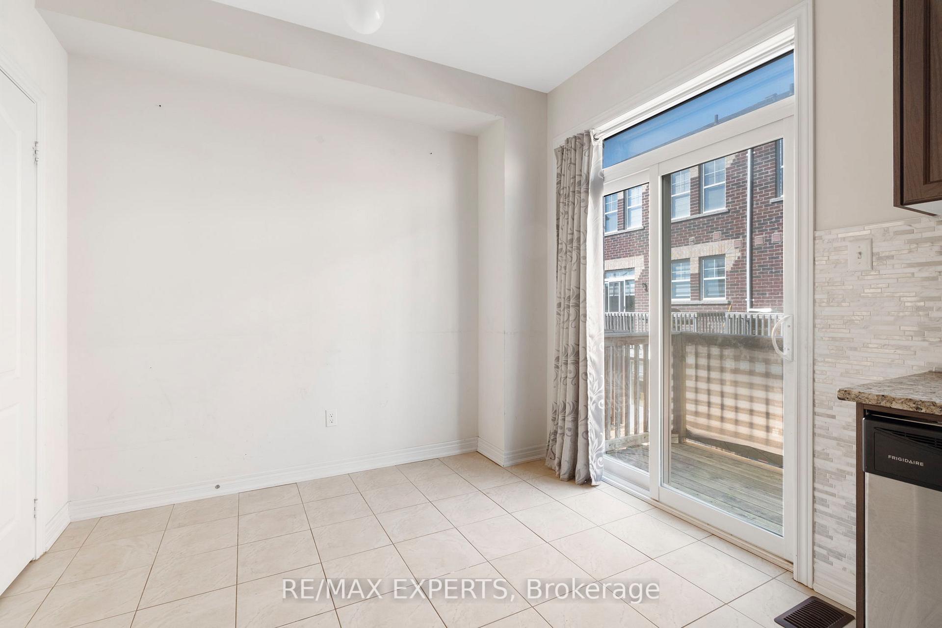 Photo 17 of Unit 16, 10 Porter Avenue W, Vaughan, West Woodbridge — HOMEH