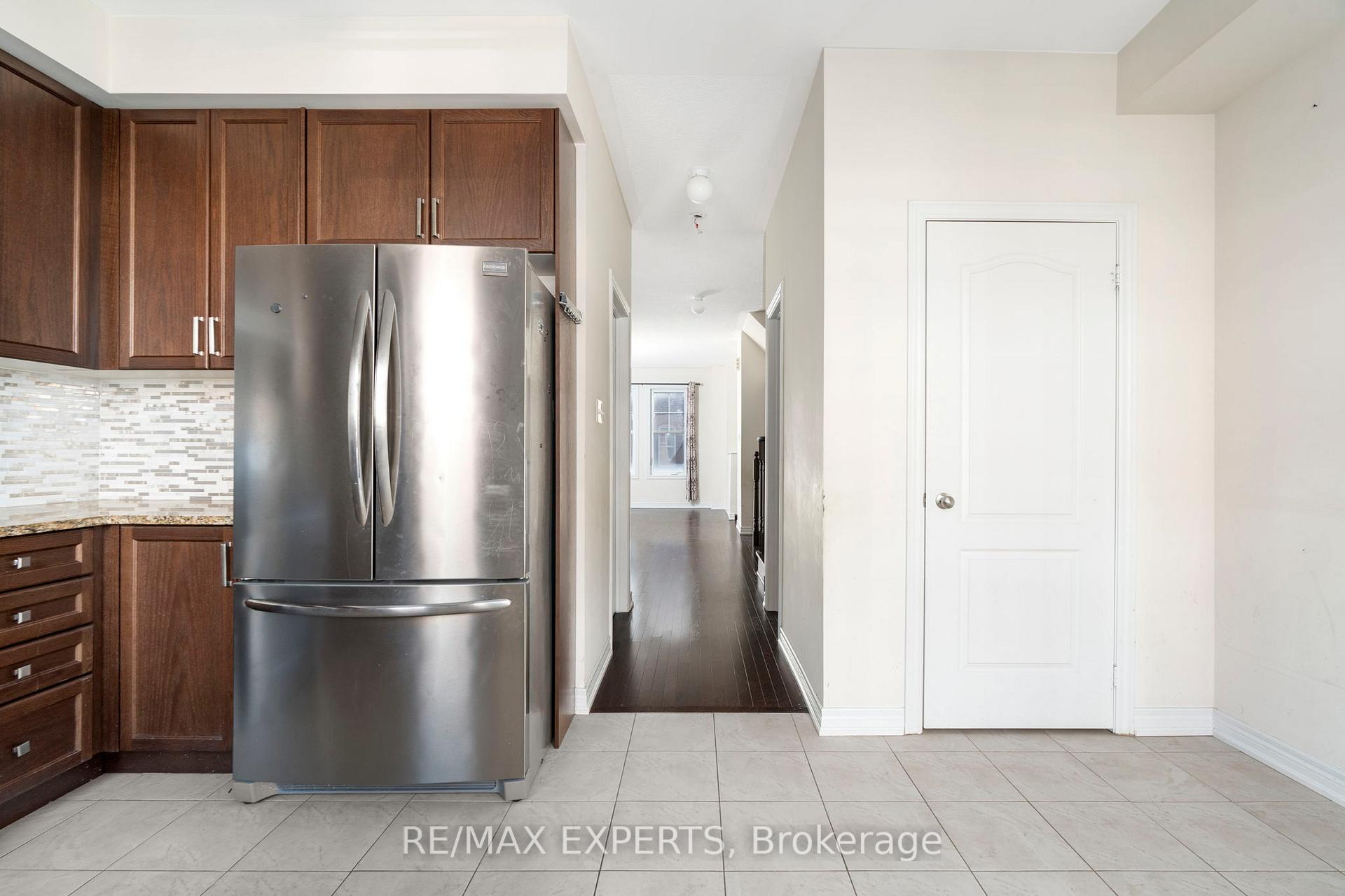 Photo 18 of Unit 16, 10 Porter Avenue W, Vaughan, West Woodbridge — HOMEH