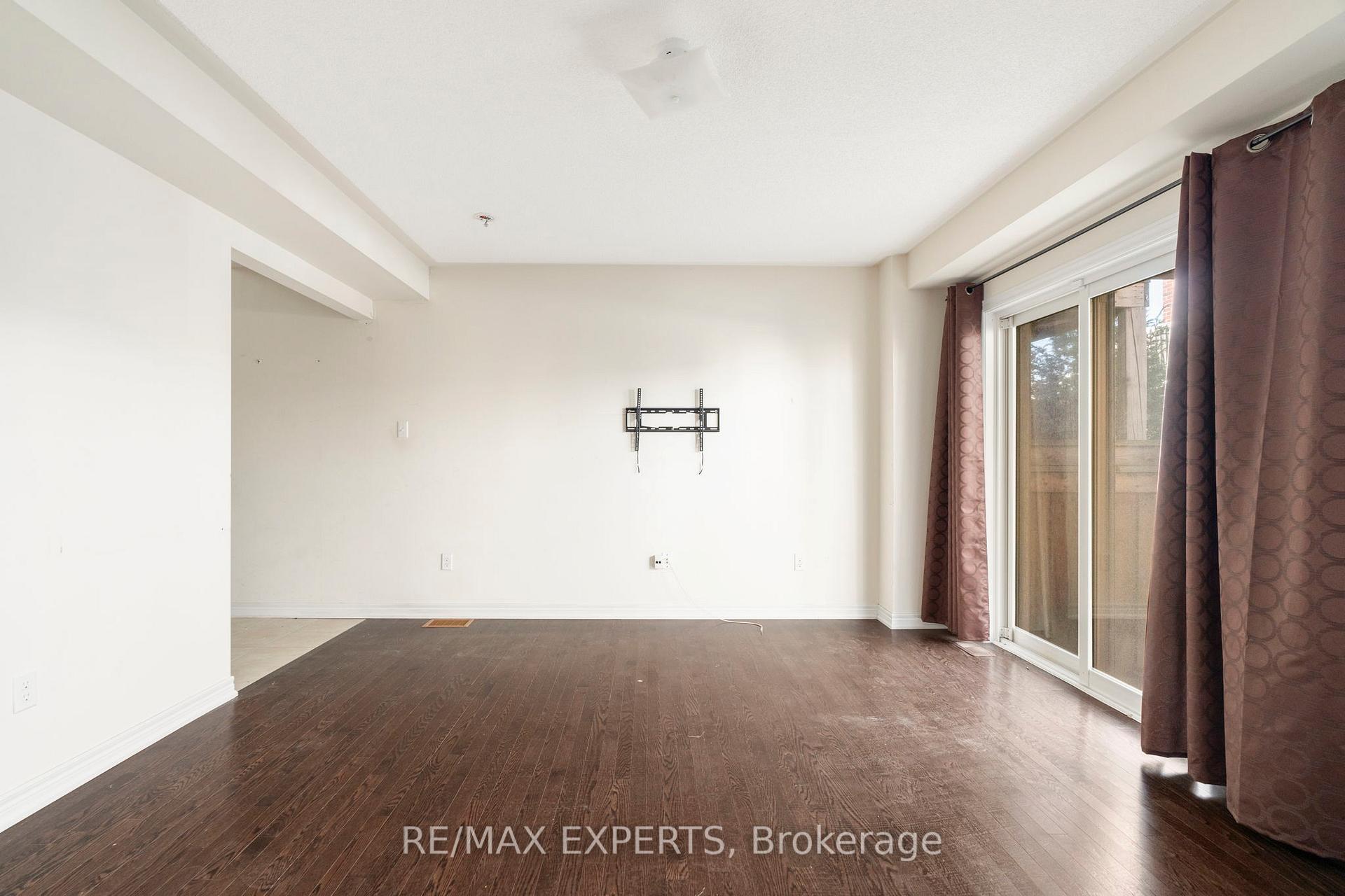Photo 24 of Unit 16, 10 Porter Avenue W, Vaughan, West Woodbridge — HOMEH