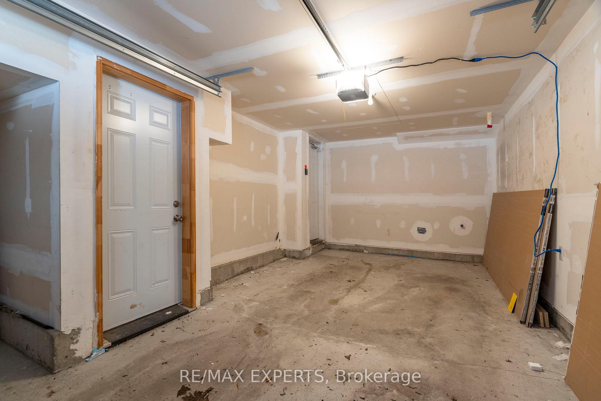 Photo 27 of Unit 16, 10 Porter Avenue W, Vaughan, West Woodbridge — HOMEH