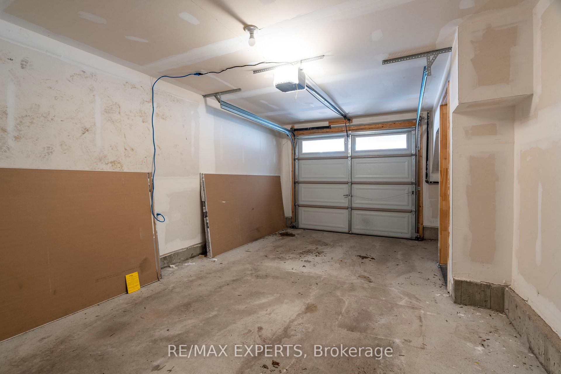 Photo 28 of Unit 16, 10 Porter Avenue W, Vaughan, West Woodbridge — HOMEH