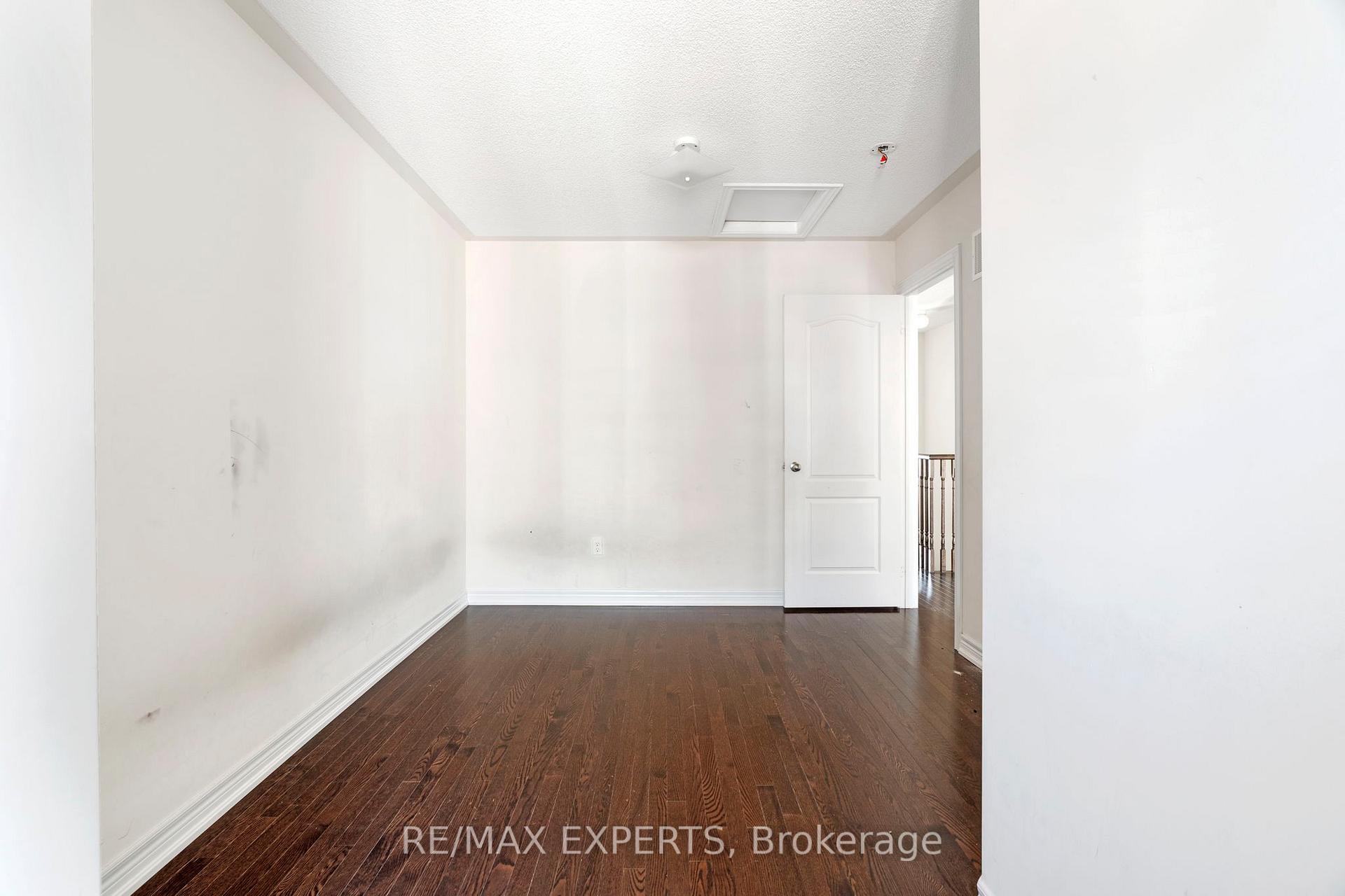 Photo 32 of Unit 16, 10 Porter Avenue W, Vaughan, West Woodbridge — HOMEH
