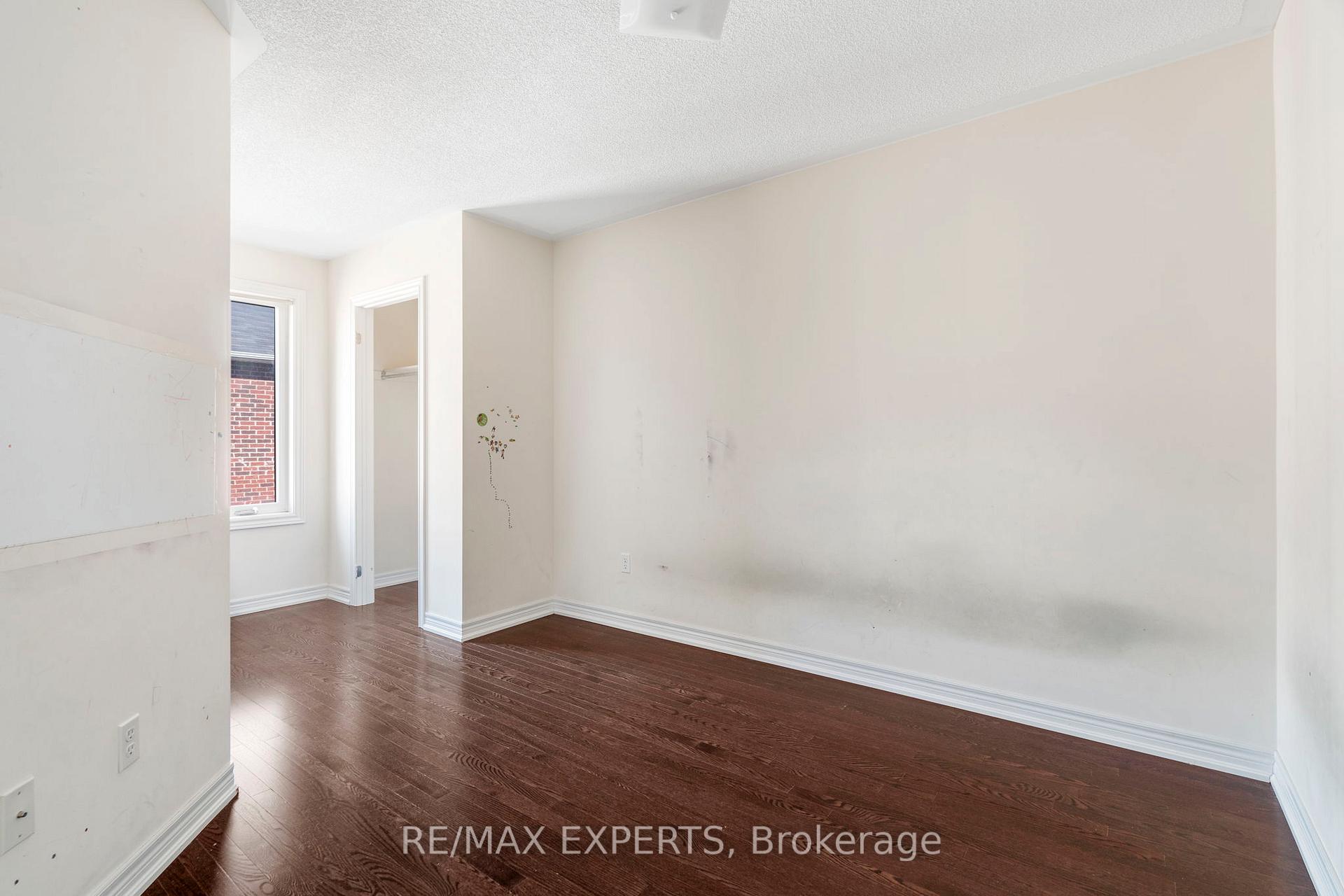 Photo 33 of Unit 16, 10 Porter Avenue W, Vaughan, West Woodbridge — HOMEH