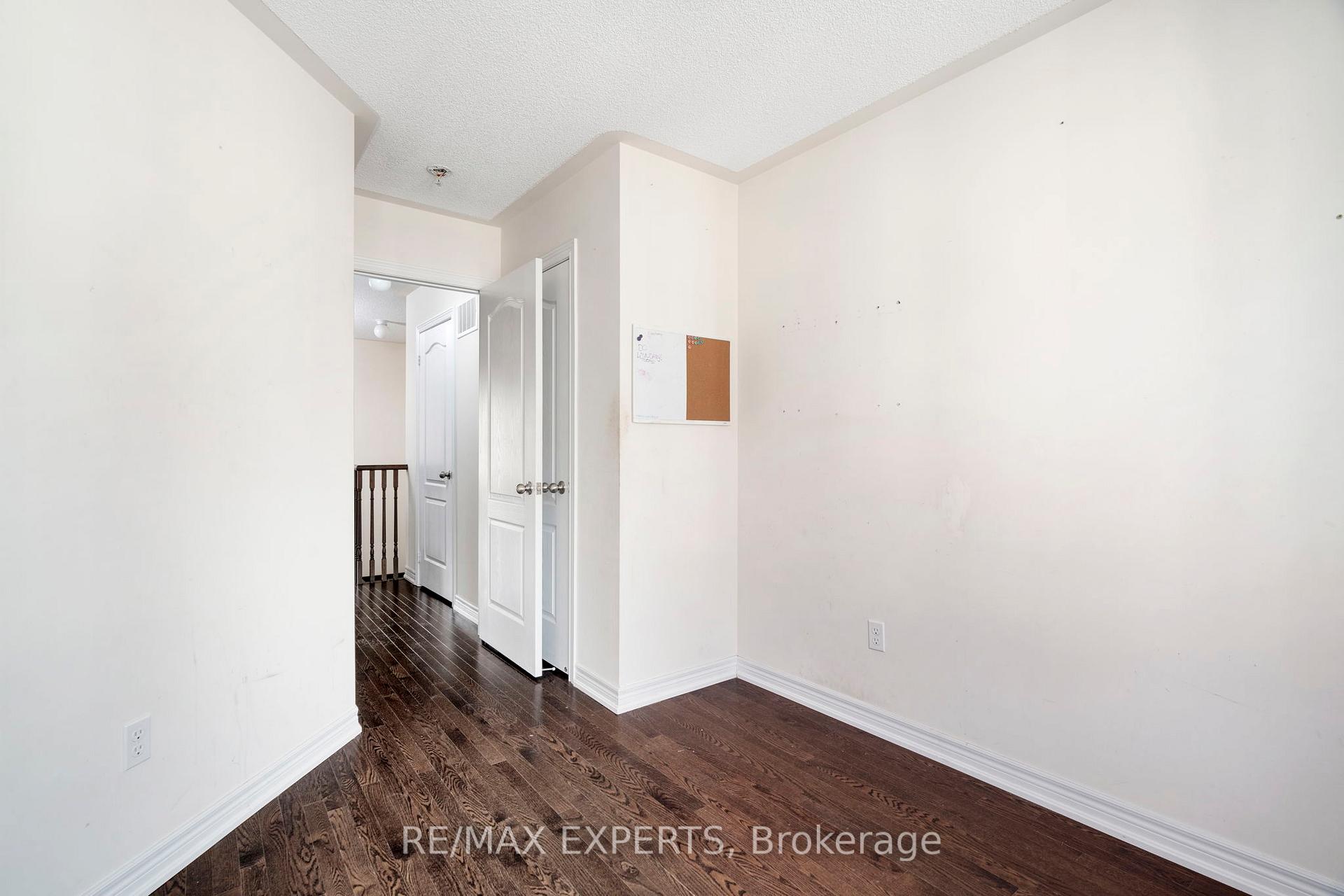 Photo 36 of Unit 16, 10 Porter Avenue W, Vaughan, West Woodbridge — HOMEH
