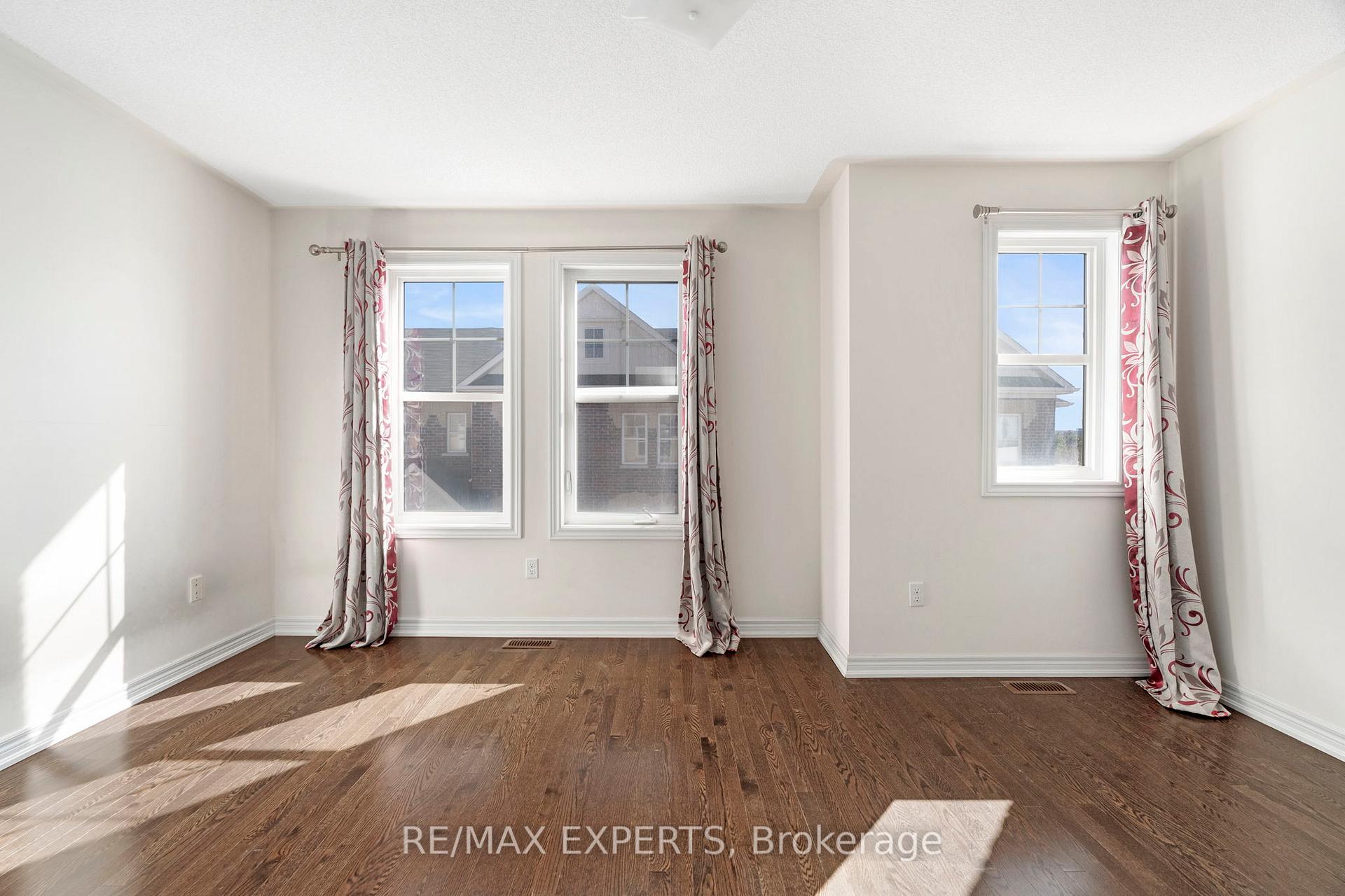 Photo 37 of Unit 16, 10 Porter Avenue W, Vaughan, West Woodbridge — HOMEH