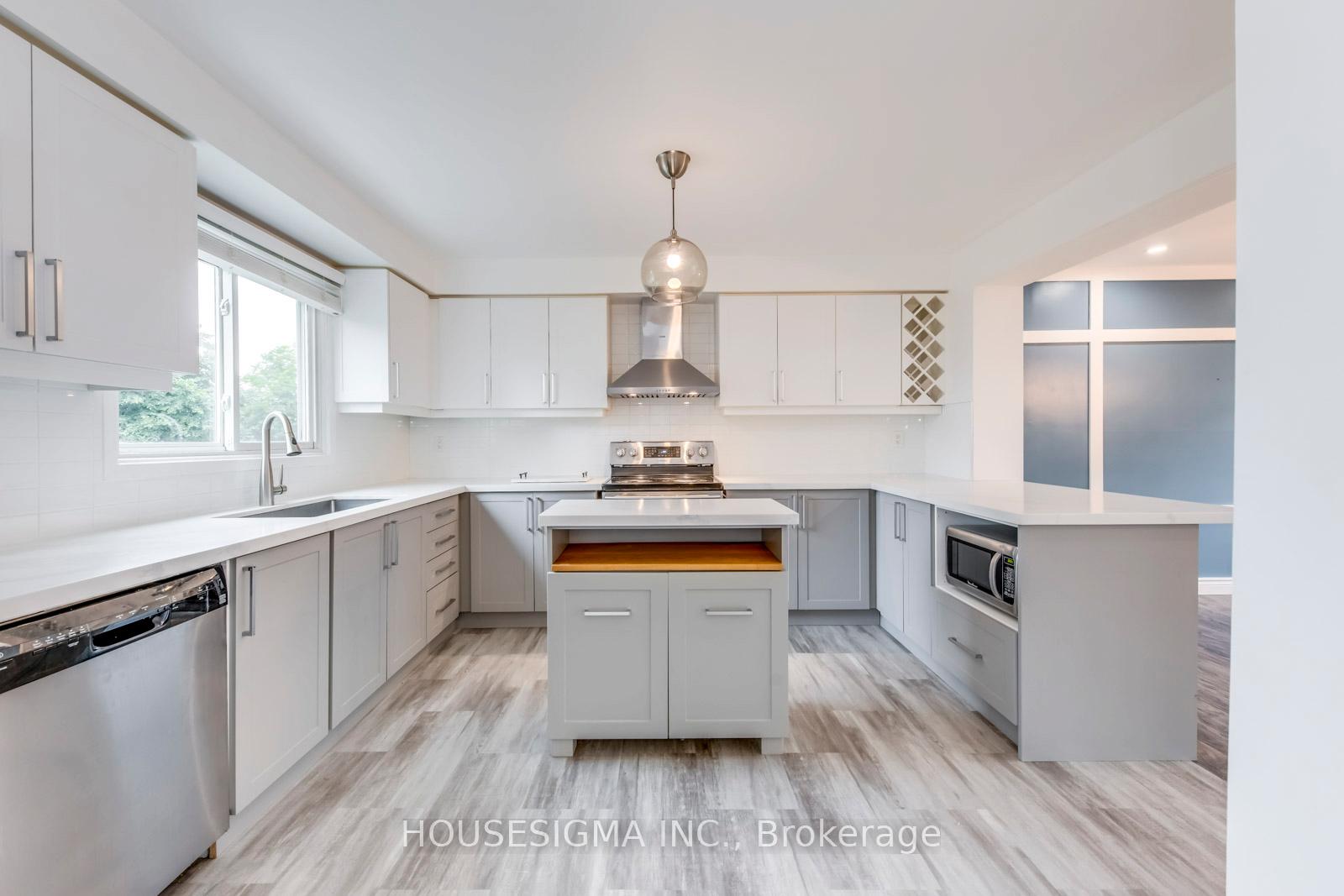 Photo 9 of 7 Wright Crescent, Ajax, Central — HOMEH