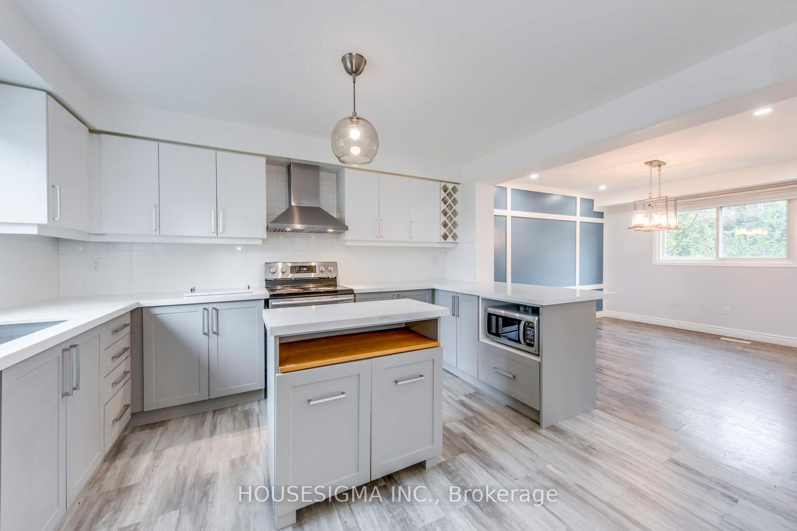 Photo 11 of 7 Wright Crescent, Ajax, Central — HOMEH