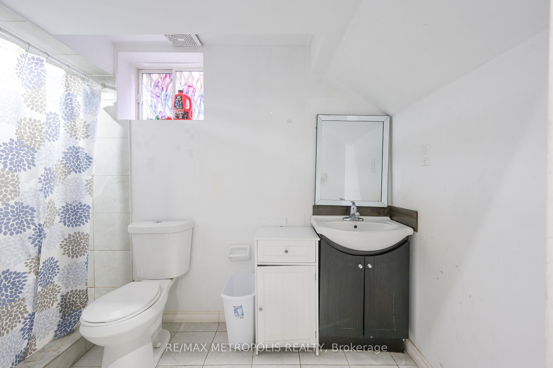 Photo 4 of Unit BSMT, 16 Giltspur Road, Brampton, Northwest Brampton — HOMEH