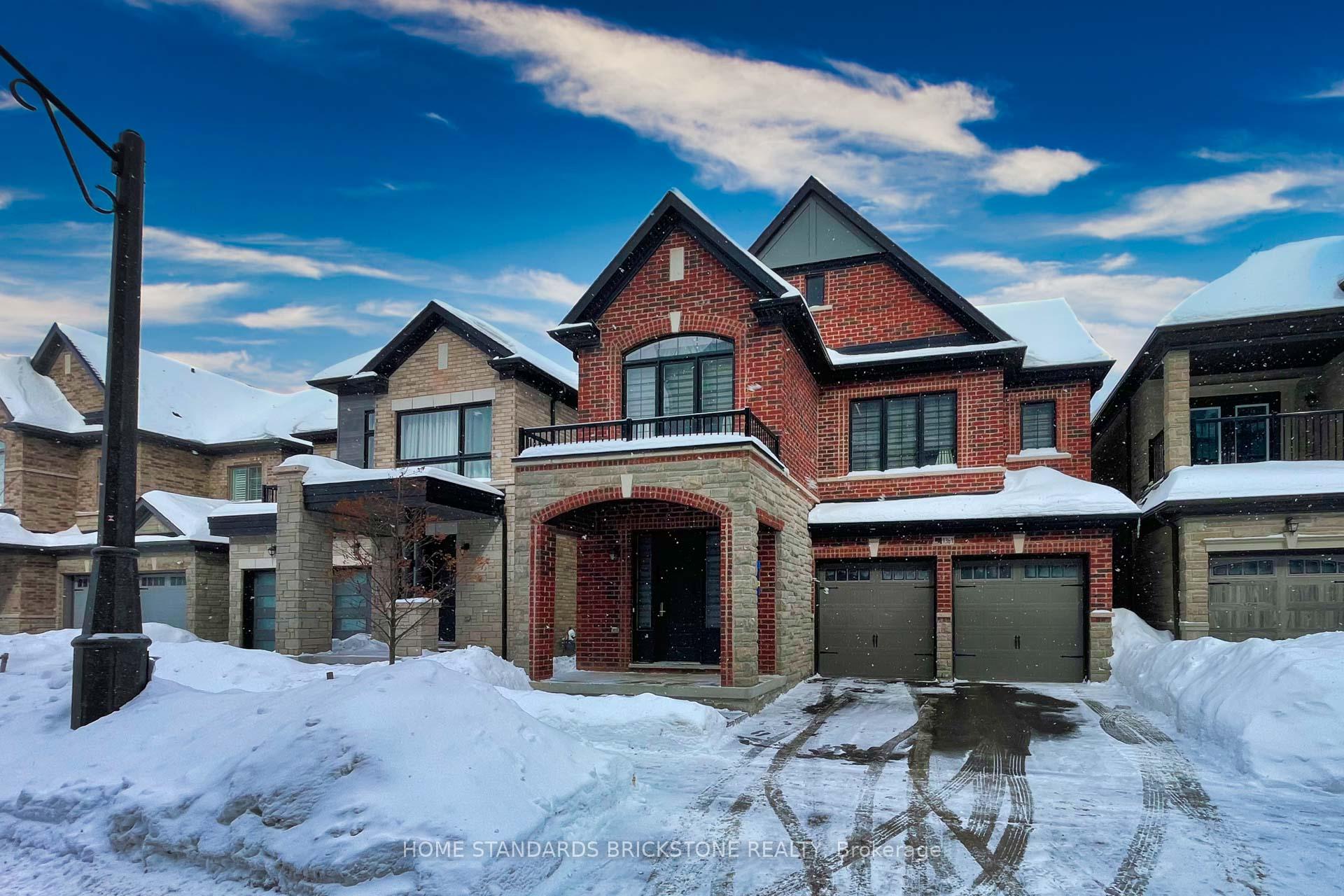 Front of 1361 Yellow Rose Circle