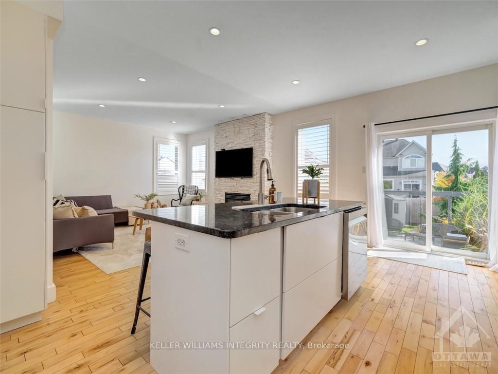 Photo 9 of 524 Bretby Crescent, Ottawa, Barrhaven - Cedargrove/Fraserdale — HOMEH