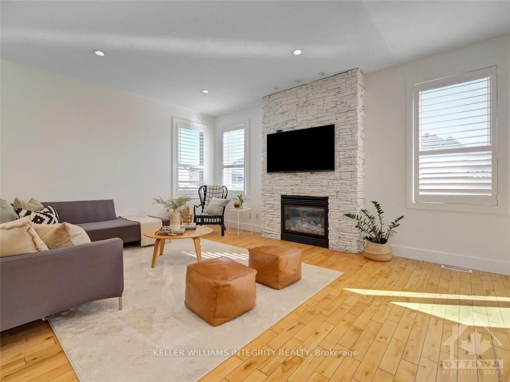 Photo 10 of 524 Bretby Crescent, Ottawa, Barrhaven - Cedargrove/Fraserdale — HOMEH