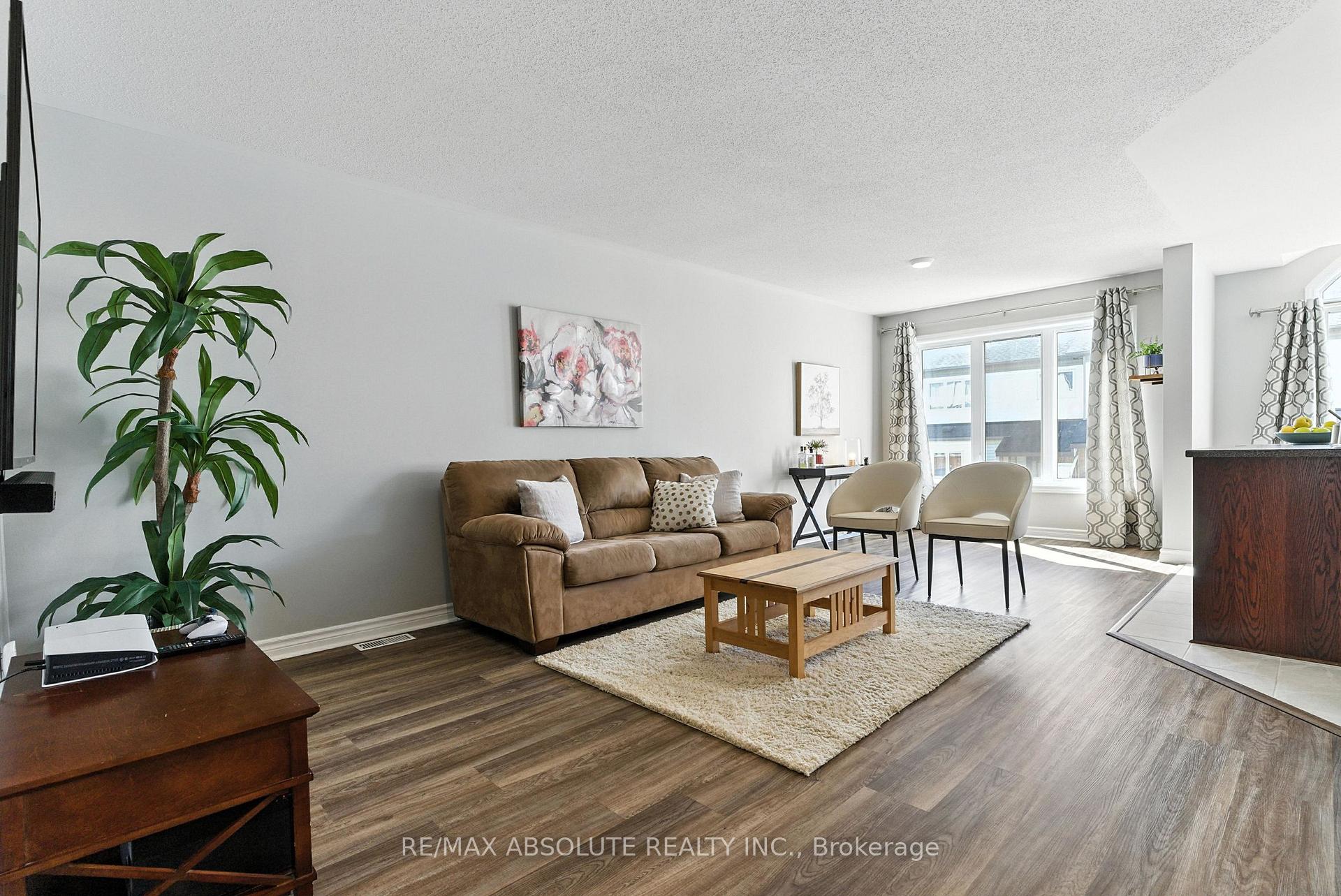Photo 5 of 150 Garrity Crescent, Ottawa, Barrhaven - Strandherd — HOMEH
