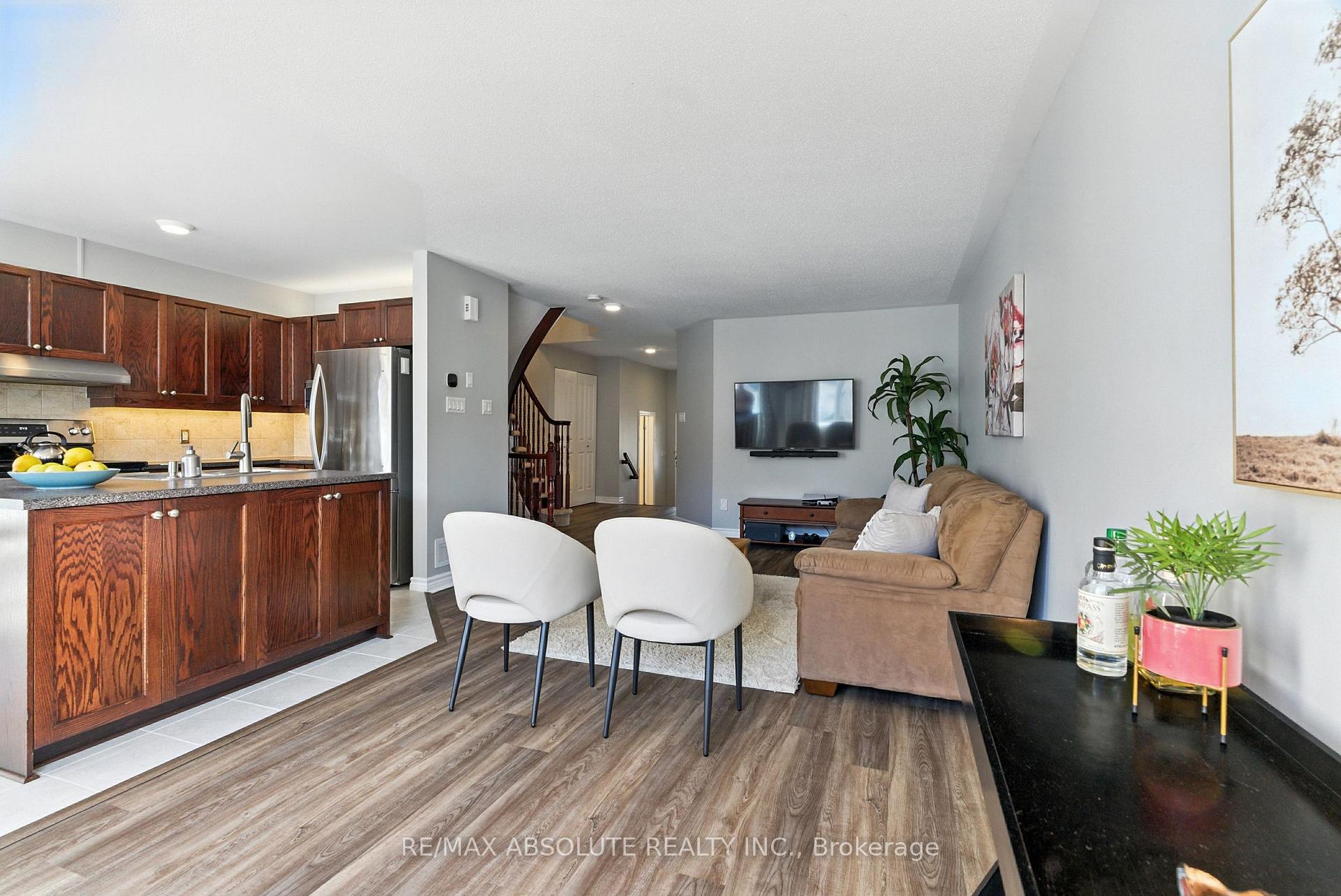 Photo 6 of 150 Garrity Crescent, Ottawa, Barrhaven - Strandherd — HOMEH