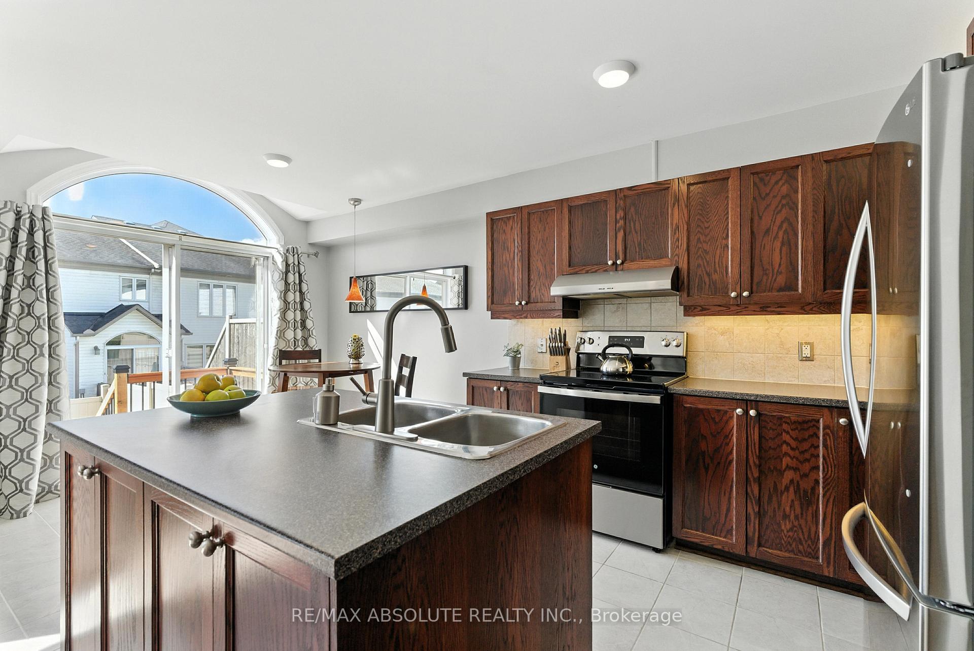 Photo 8 of 150 Garrity Crescent, Ottawa, Barrhaven - Strandherd — HOMEH