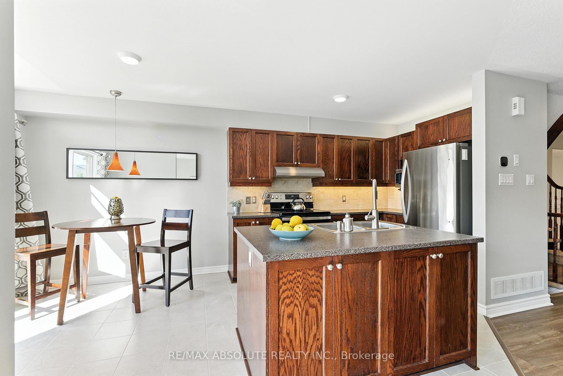 Photo 10 of 150 Garrity Crescent, Ottawa, Barrhaven - Strandherd — HOMEH