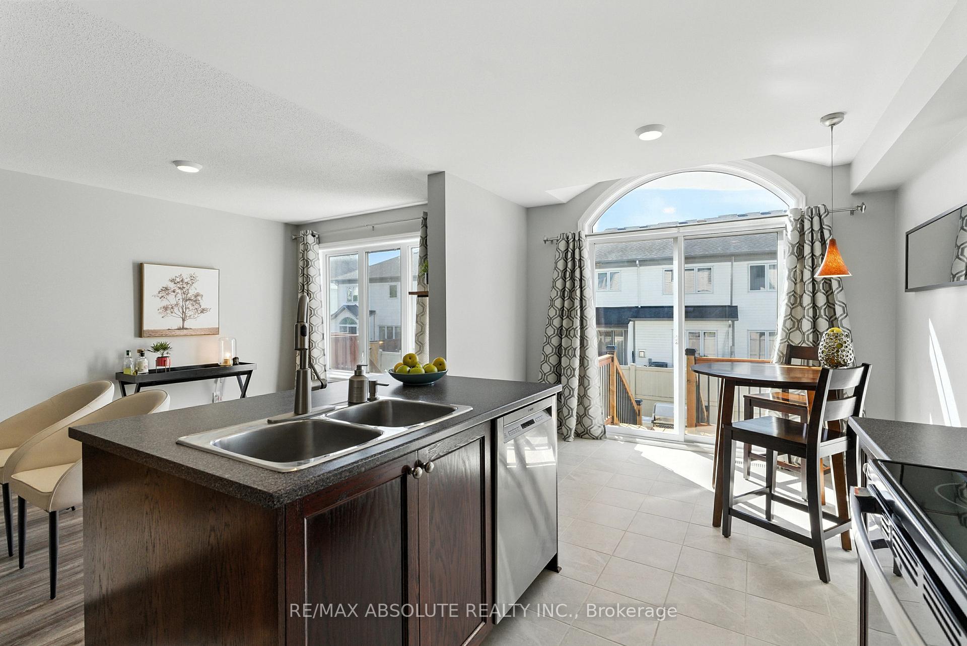 Photo 13 of 150 Garrity Crescent, Ottawa, Barrhaven - Strandherd — HOMEH