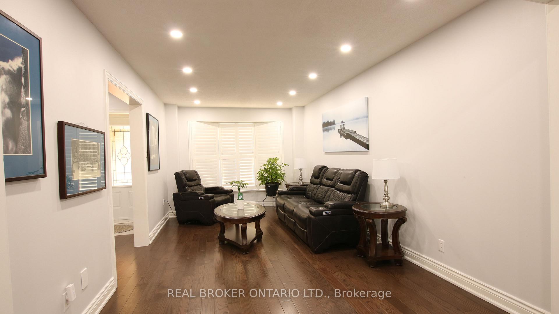 Photo 2 of 3 Phelps Drive, Brampton, Northwood Park — HOMEH