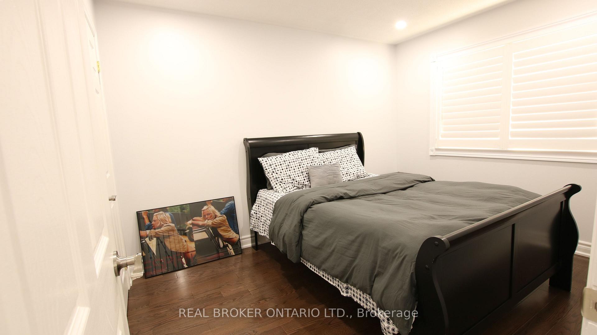 Photo 4 of 3 Phelps Drive, Brampton, Northwood Park — HOMEH
