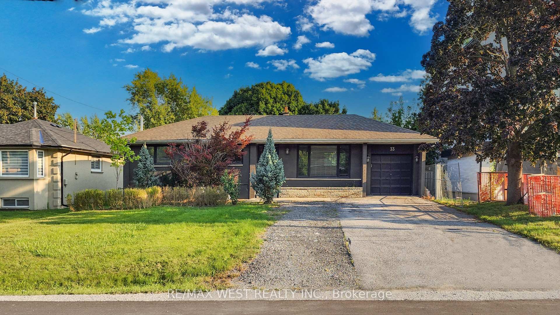 Photo 1 of 33 Goodman Crescent, Vaughan, Maple — HOMEH