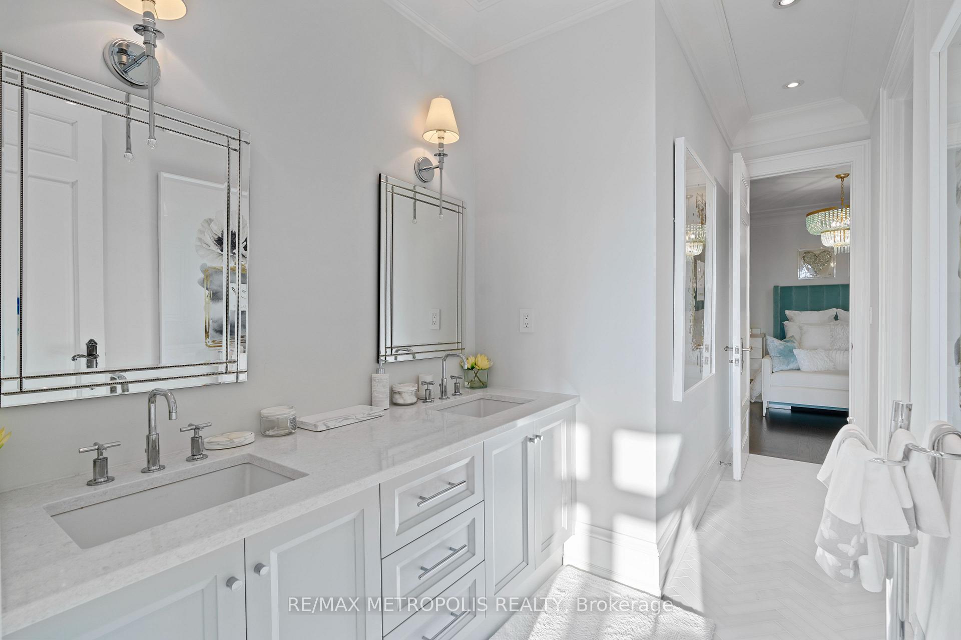 Photo 41 of 129 Endless Circle, Vaughan, Kleinburg — HOMEH