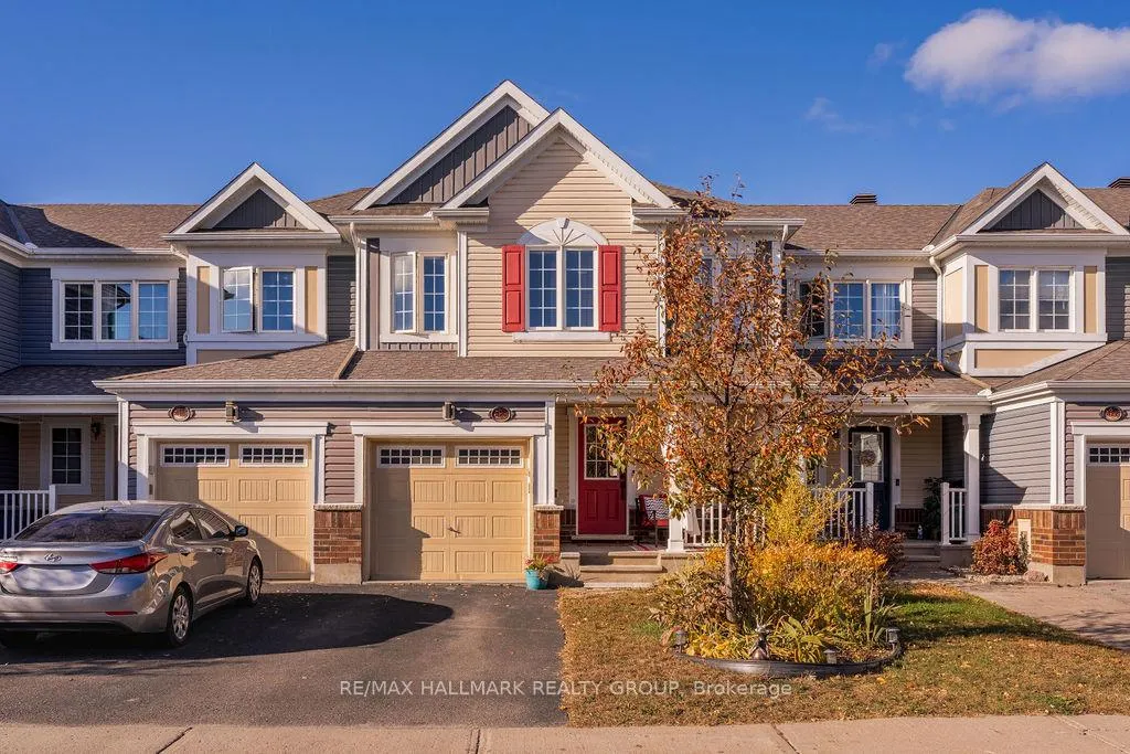 Front of 420 Meadowhawk Crescent