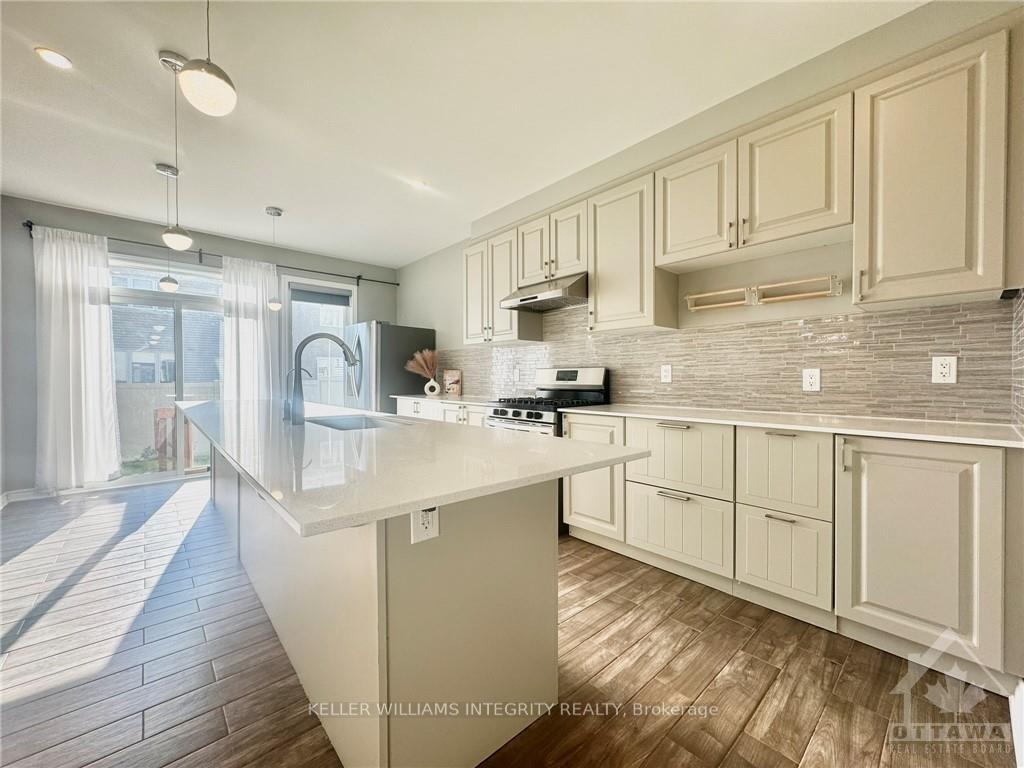 Photo 12 of 403 Aphelion Crescent, Ottawa, Barrhaven - Half Moon Bay — HOMEH