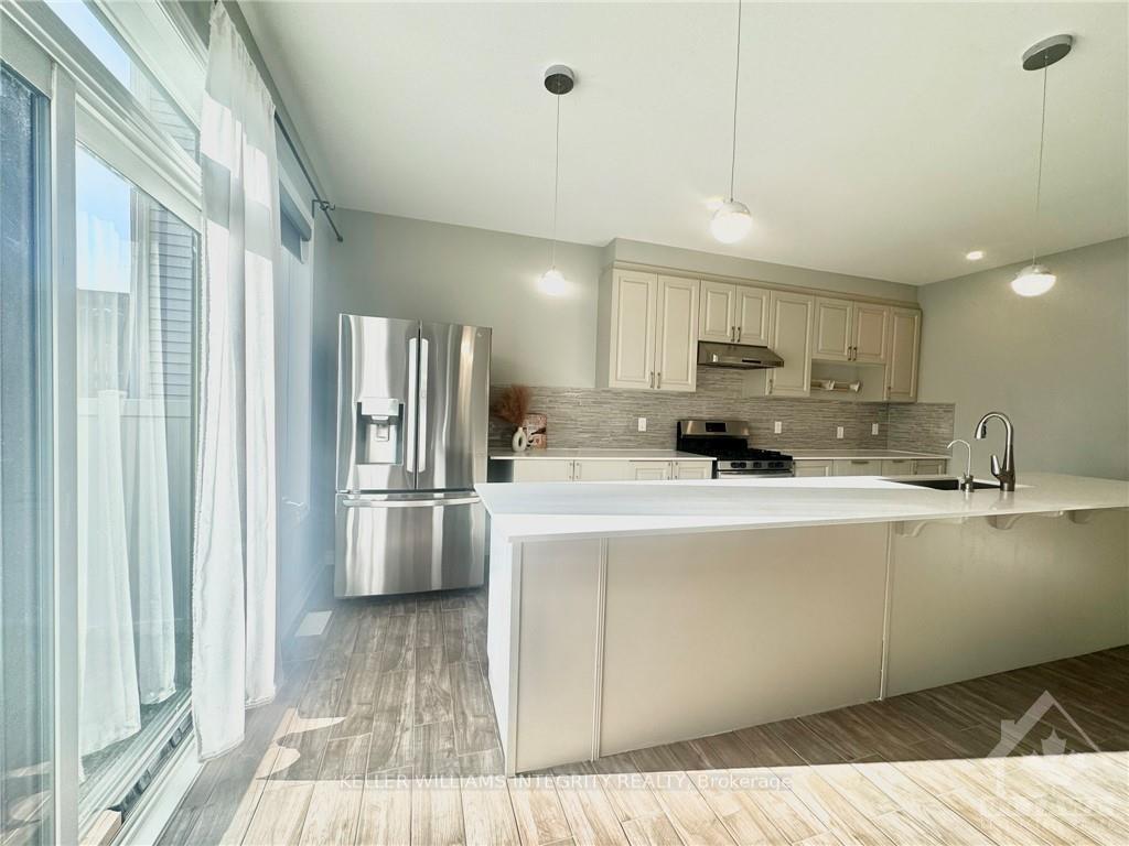 Photo 13 of 403 Aphelion Crescent, Ottawa, Barrhaven - Half Moon Bay — HOMEH