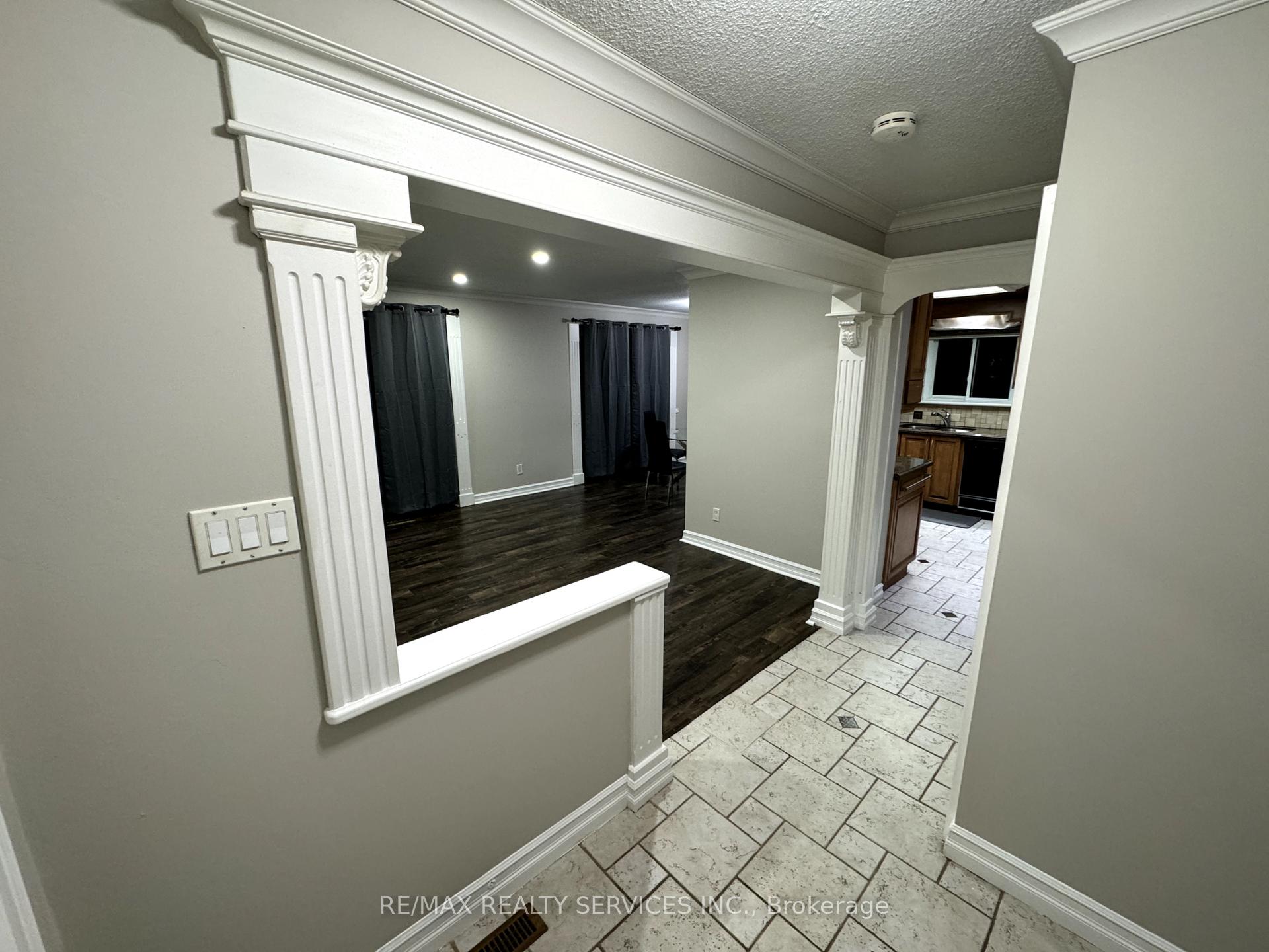Photo 2 of 4 Flavian Crescent, Brampton, Southgate — HOMEH