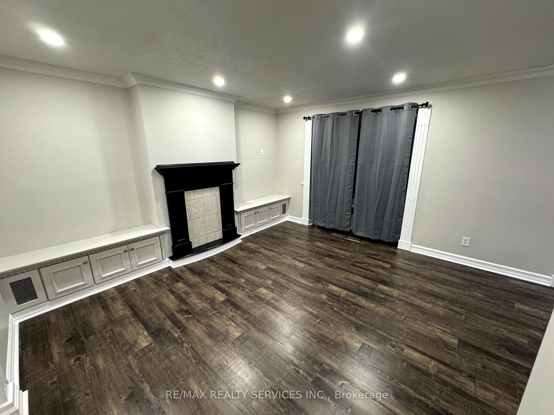 Photo 5 of 4 Flavian Crescent, Brampton, Southgate — HOMEH