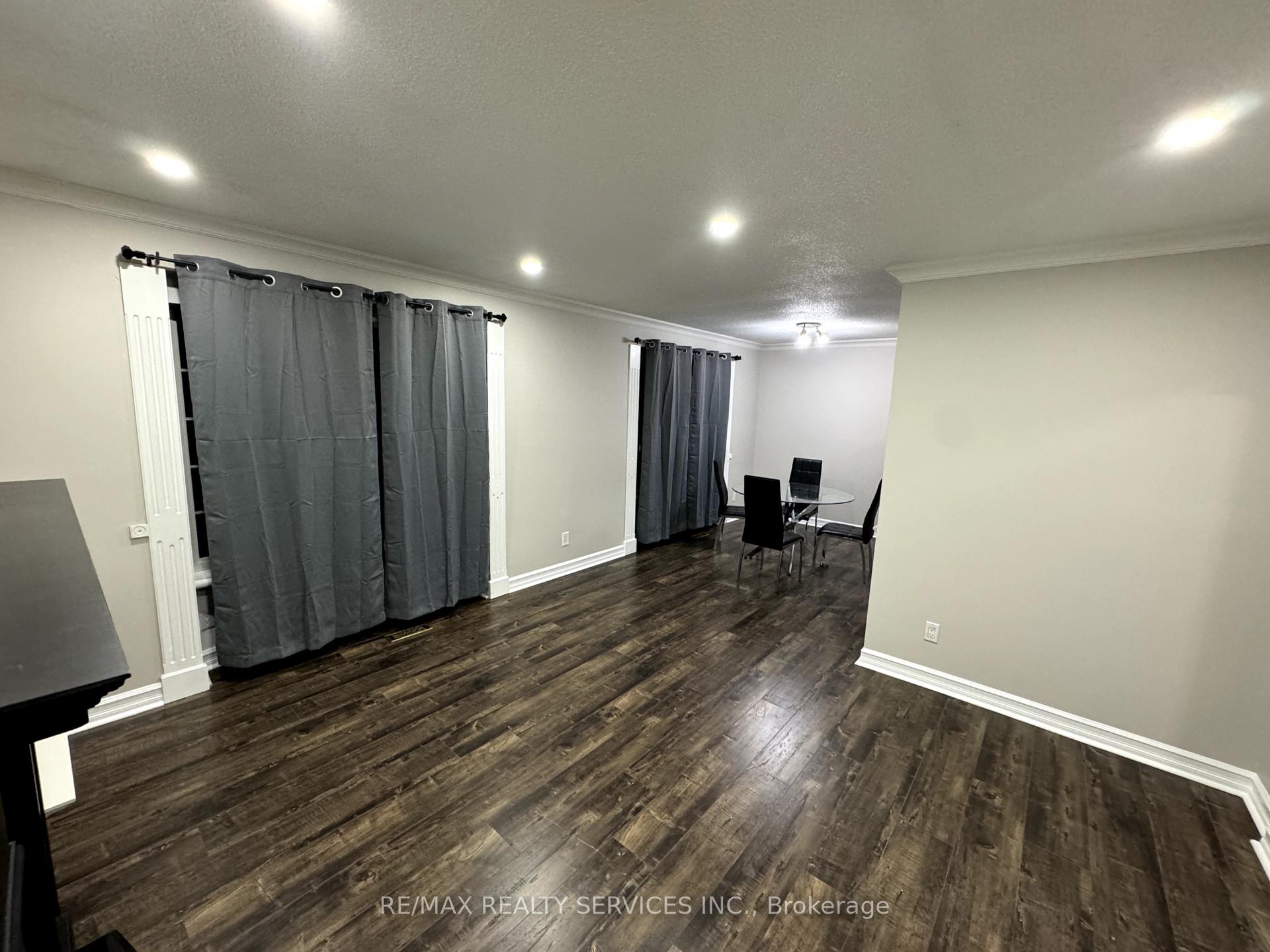 Photo 6 of 4 Flavian Crescent, Brampton, Southgate — HOMEH