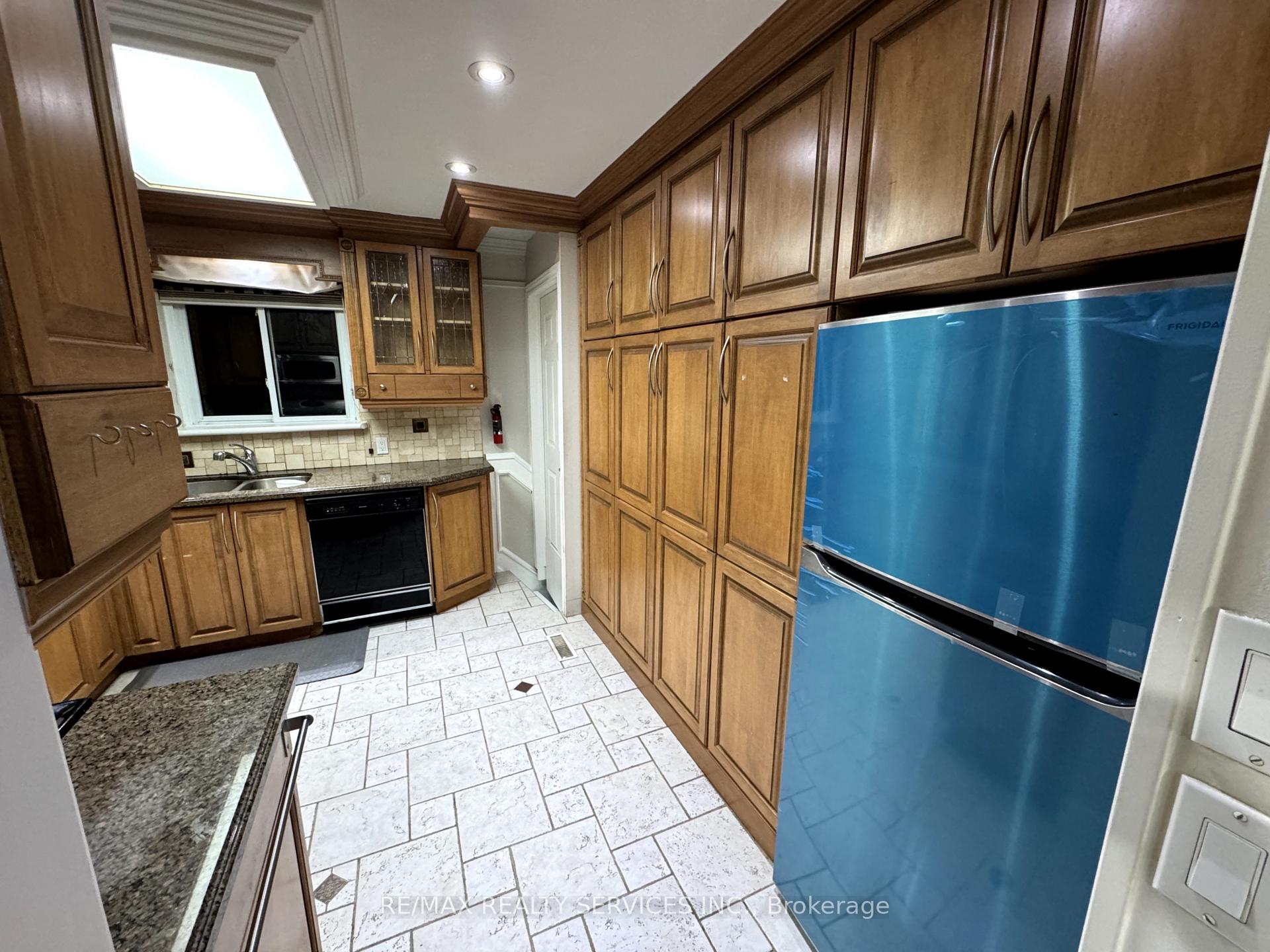 Photo 13 of 4 Flavian Crescent, Brampton, Southgate — HOMEH