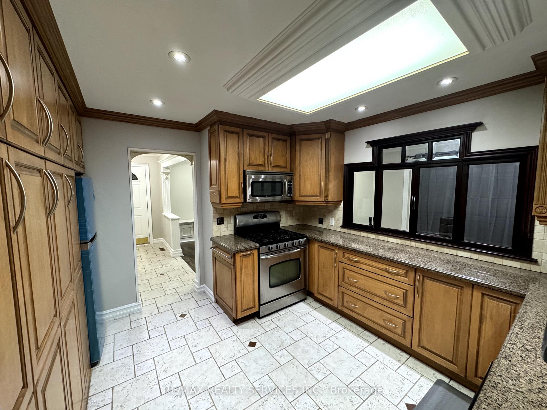 Photo 15 of 4 Flavian Crescent, Brampton, Southgate — HOMEH
