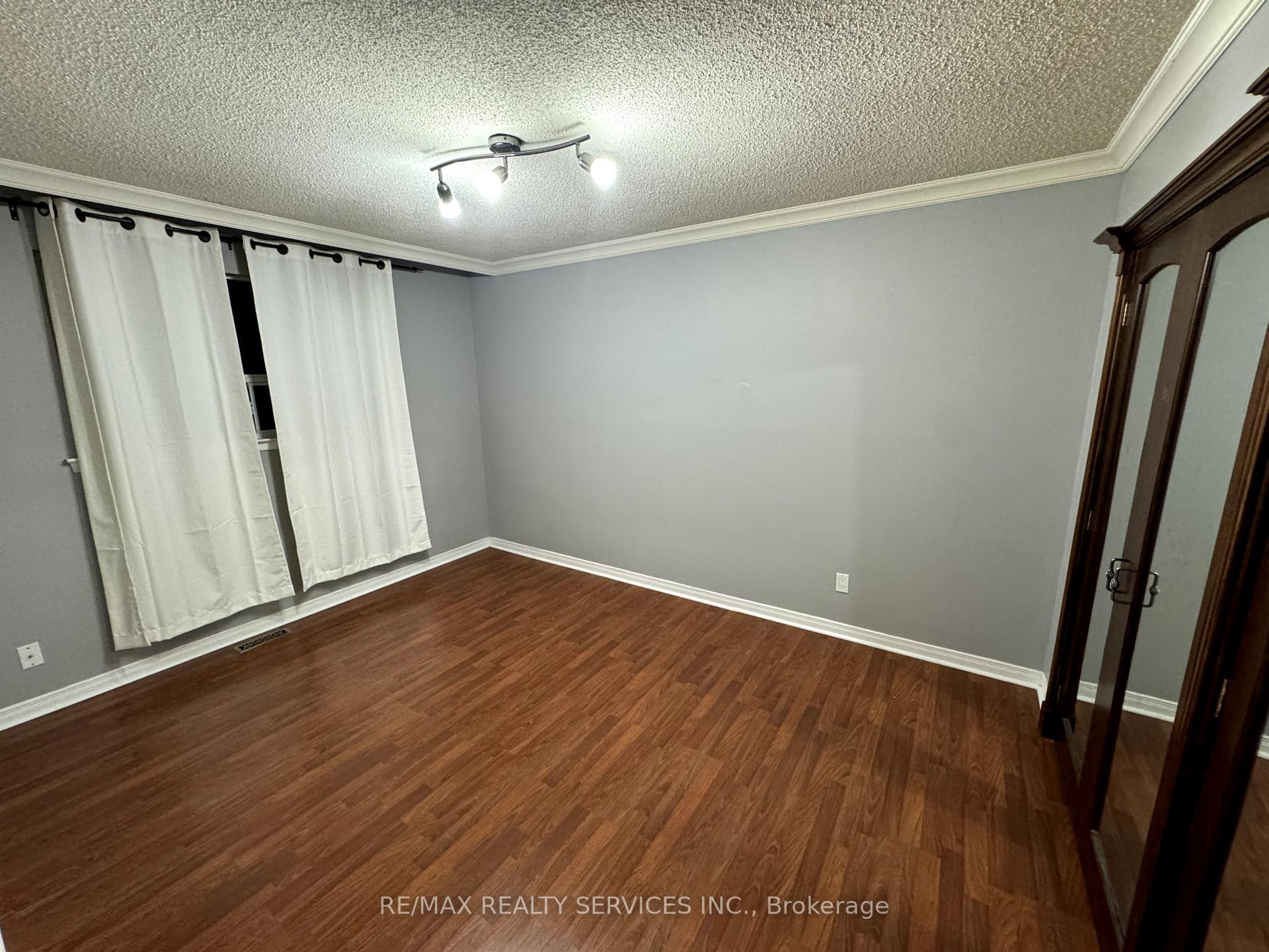 Photo 21 of 4 Flavian Crescent, Brampton, Southgate — HOMEH