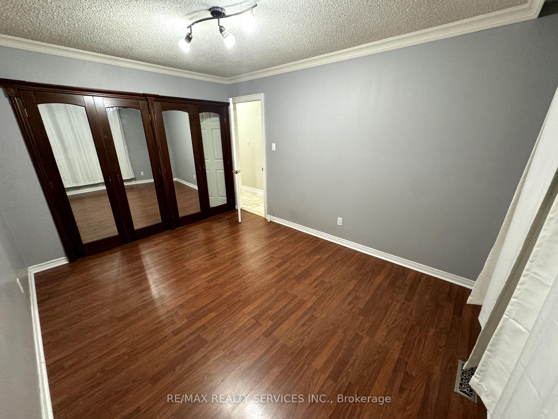 Photo 22 of 4 Flavian Crescent, Brampton, Southgate — HOMEH
