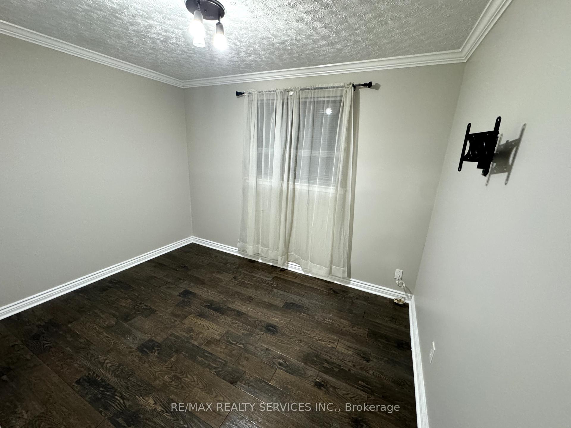 Photo 23 of 4 Flavian Crescent, Brampton, Southgate — HOMEH