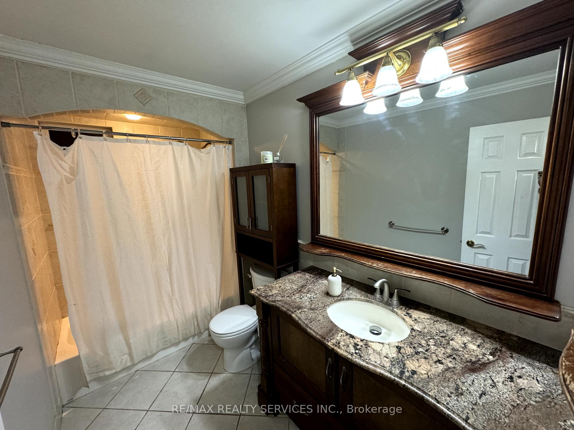 Photo 28 of 4 Flavian Crescent, Brampton, Southgate — HOMEH